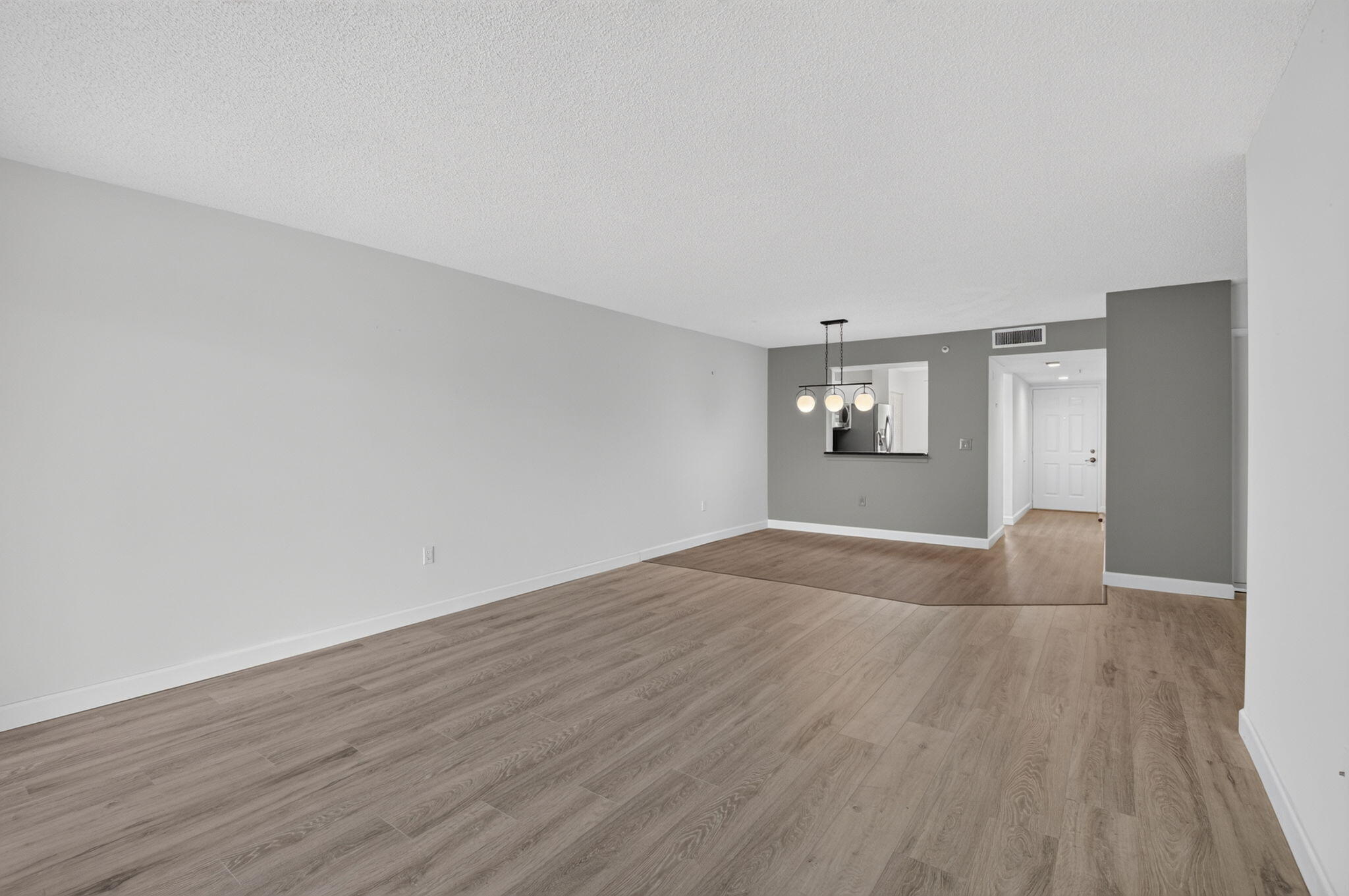 HUNTINGTON POINTE - Residential
