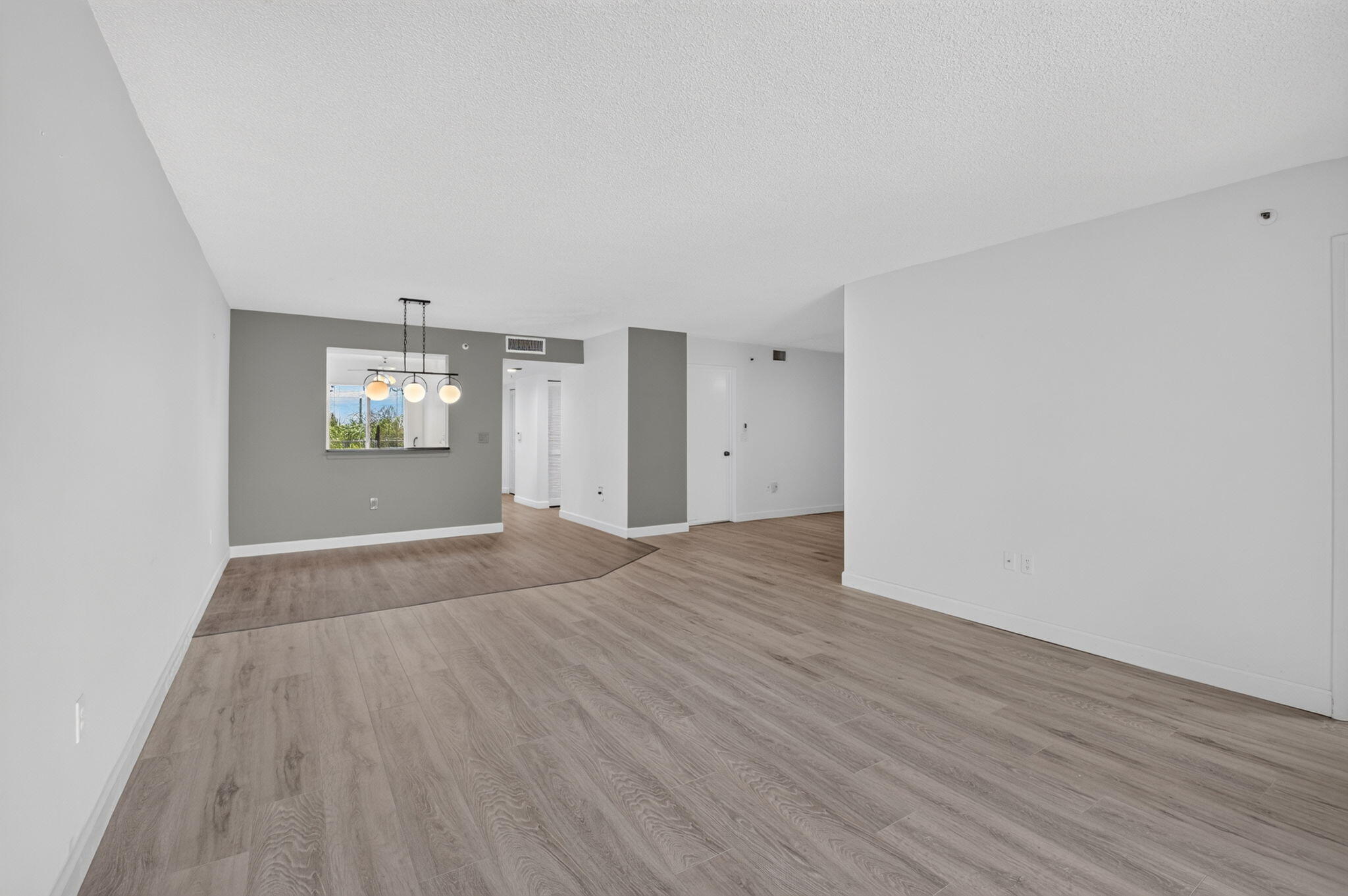 HUNTINGTON POINTE - Residential