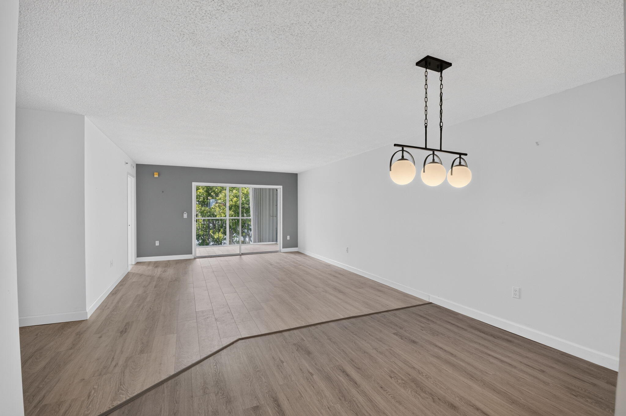 HUNTINGTON POINTE - Residential