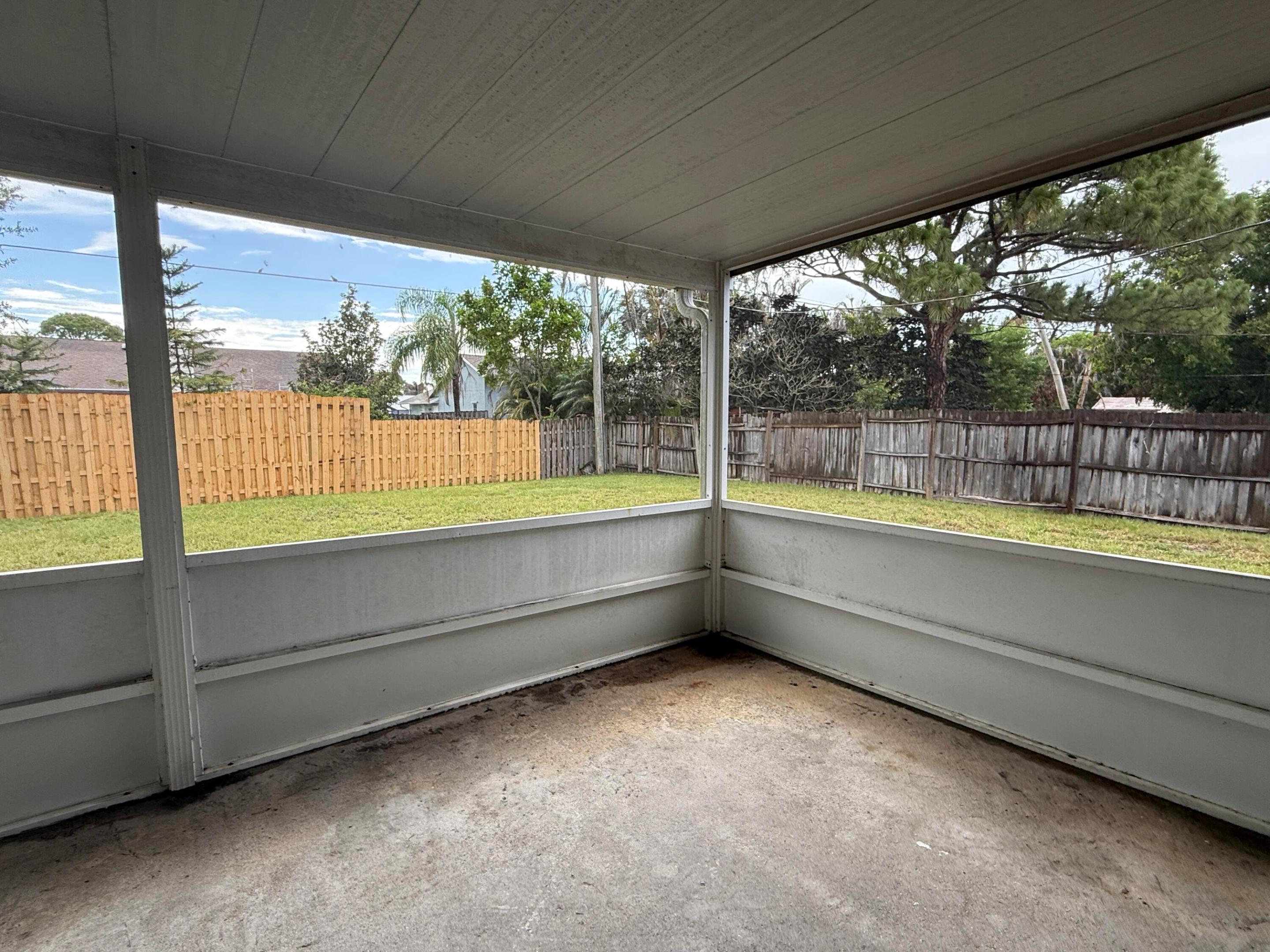 PORT ST LUCIE SECTION 4 - Residential Lease