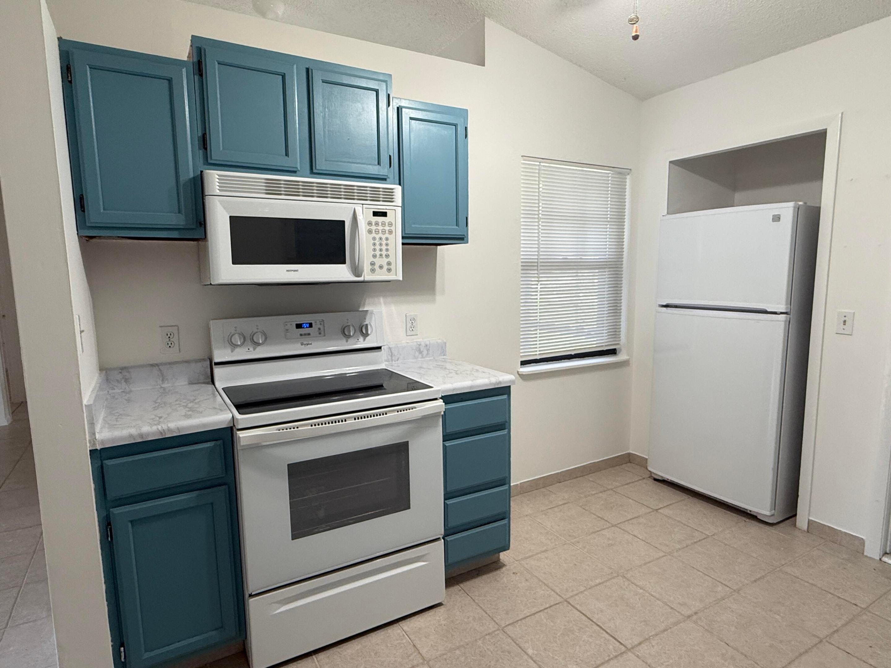 PORT ST LUCIE SECTION 4 - Residential Lease