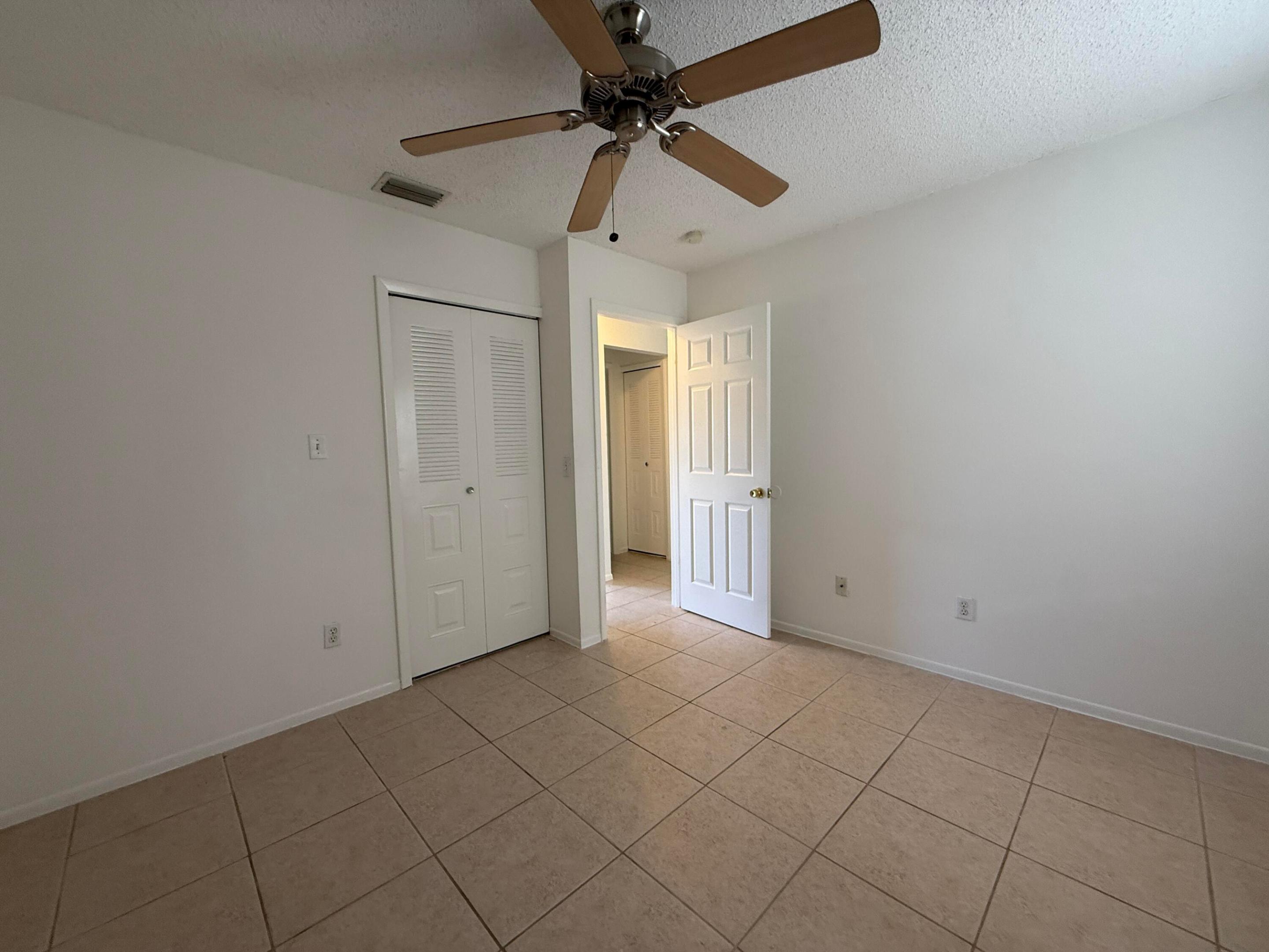 PORT ST LUCIE SECTION 4 - Residential Lease