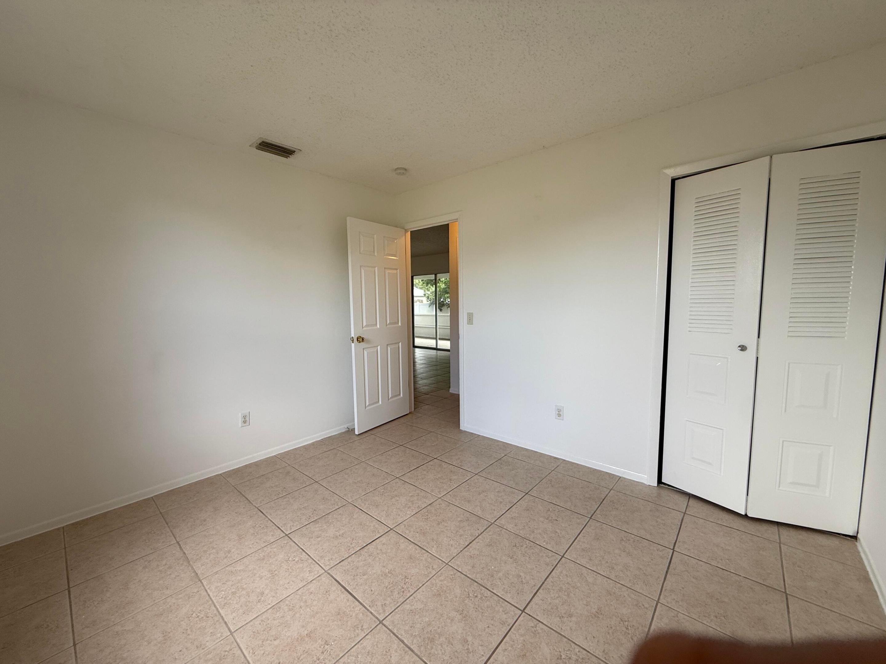 PORT ST LUCIE SECTION 4 - Residential Lease