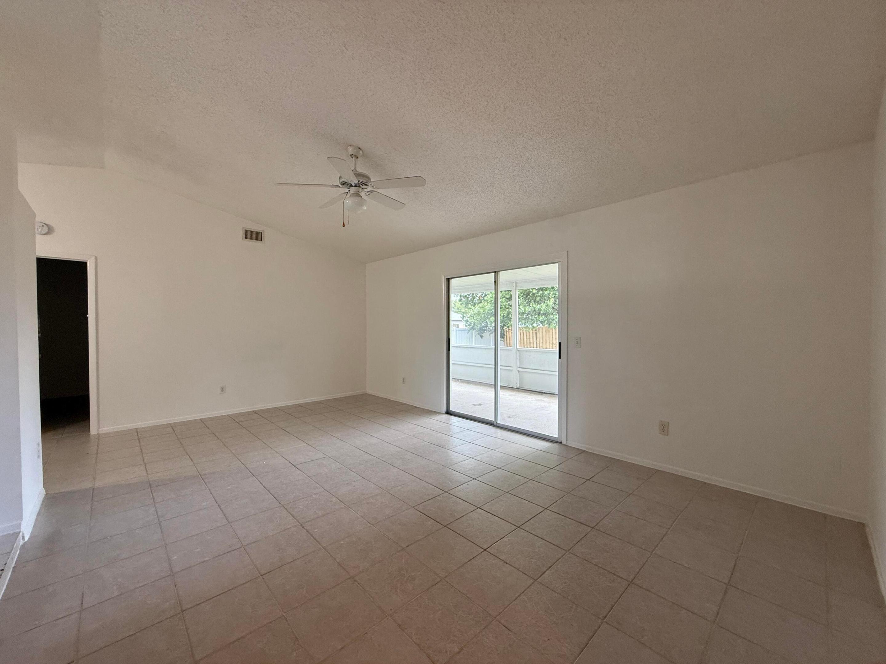 PORT ST LUCIE SECTION 4 - Residential Lease