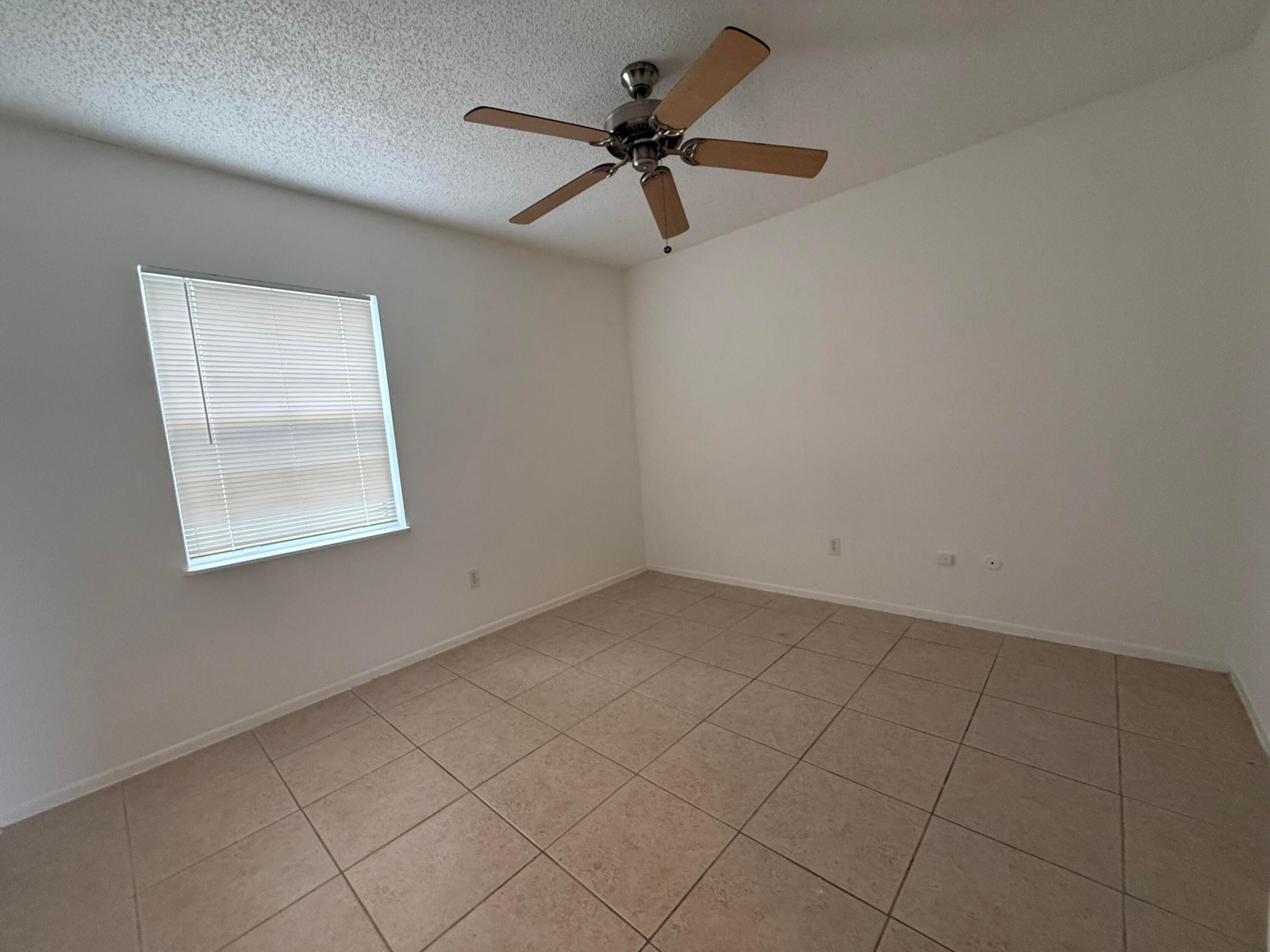 PORT ST LUCIE SECTION 4 - Residential Lease