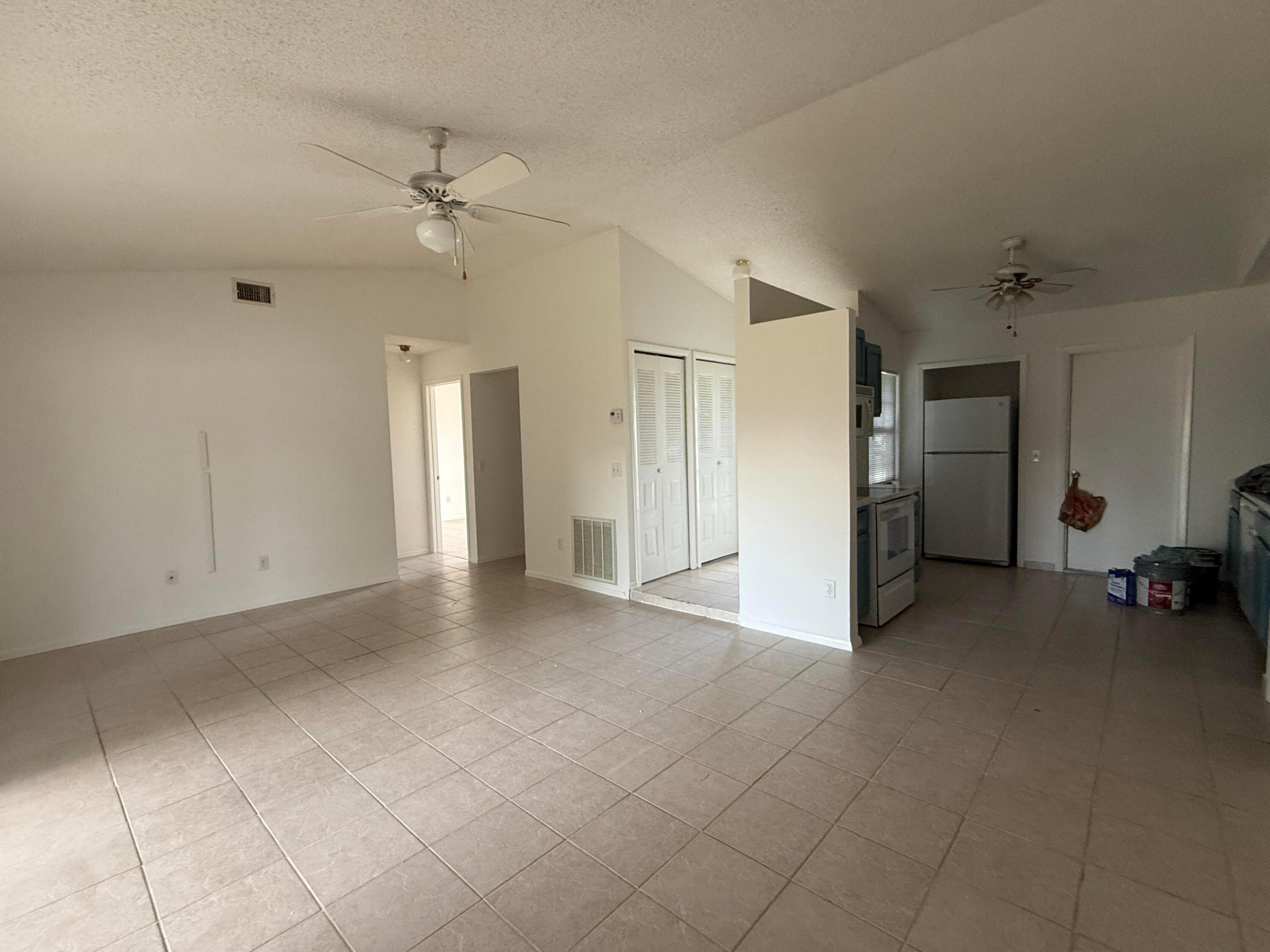 PORT ST LUCIE SECTION 4 - Residential Lease