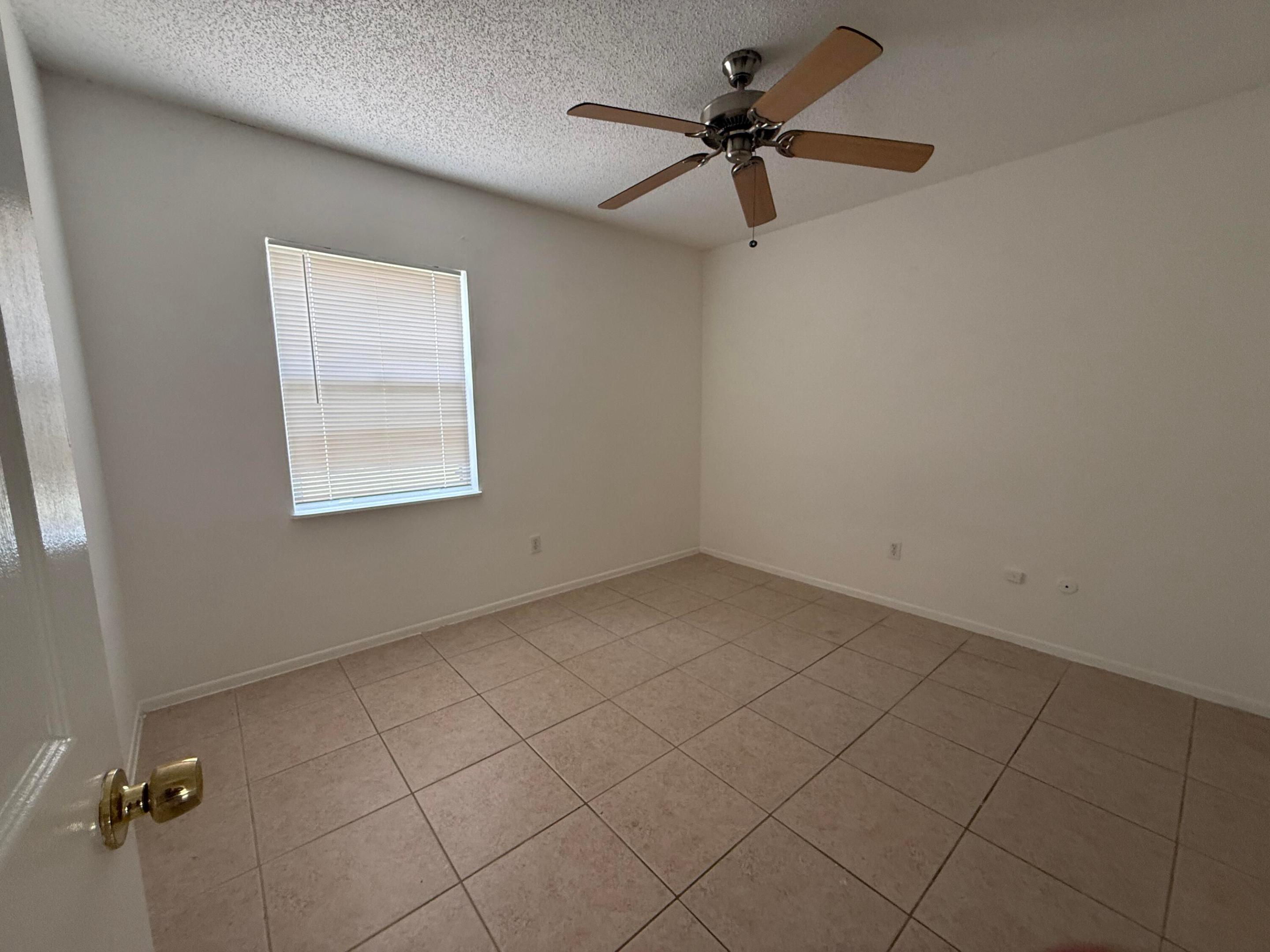 PORT ST LUCIE SECTION 4 - Residential Lease