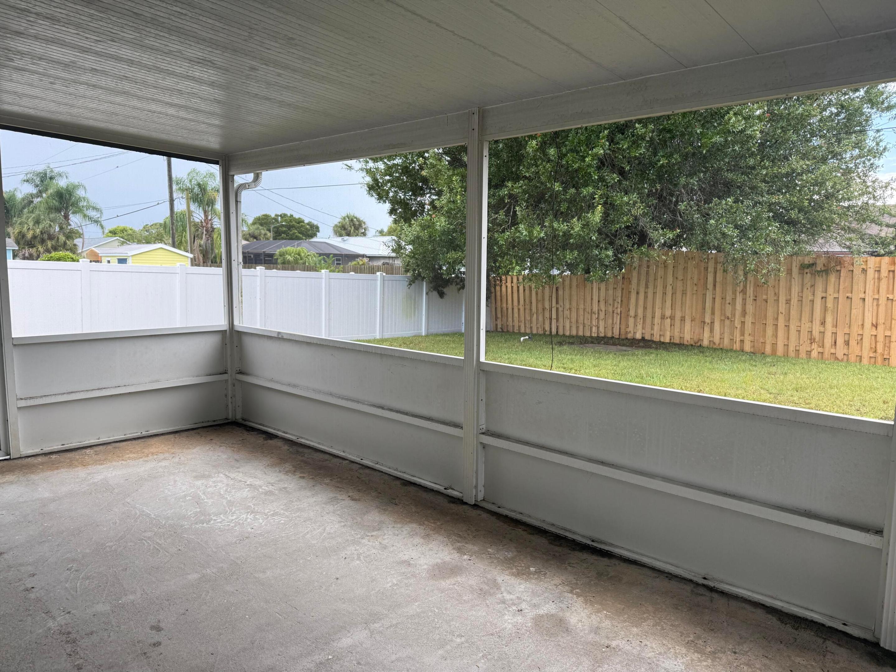 PORT ST LUCIE SECTION 4 - Residential Lease