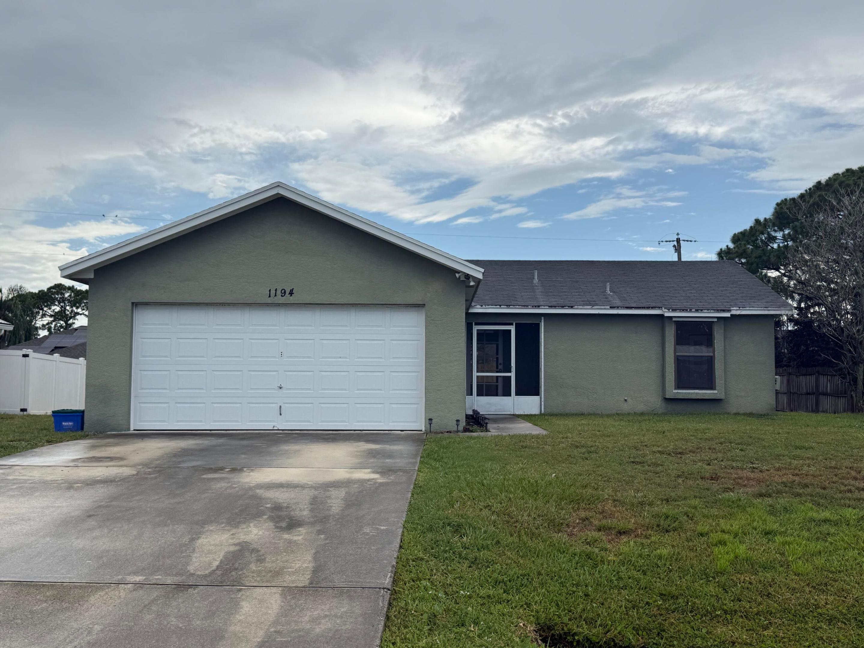 PORT ST LUCIE SECTION 4 - Residential Lease