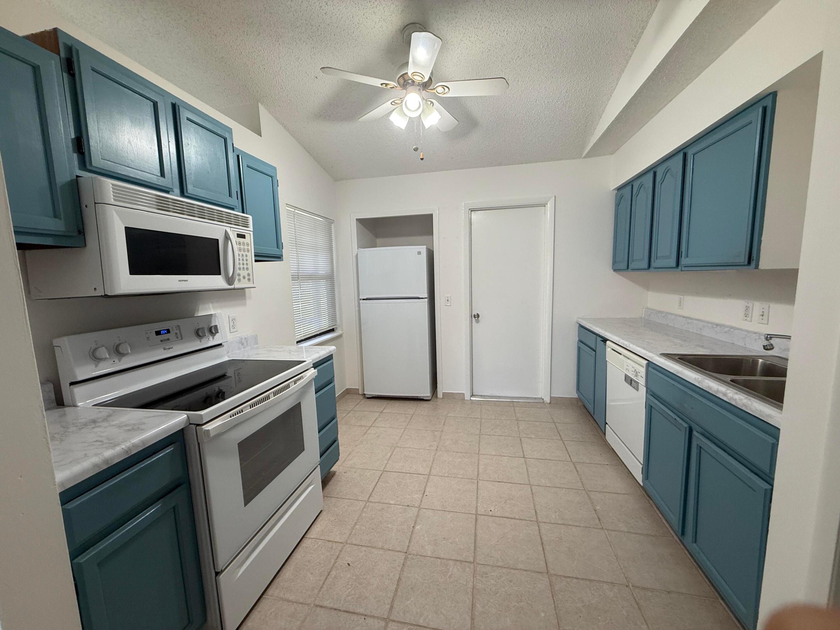 PORT ST LUCIE SECTION 4 - Residential Lease