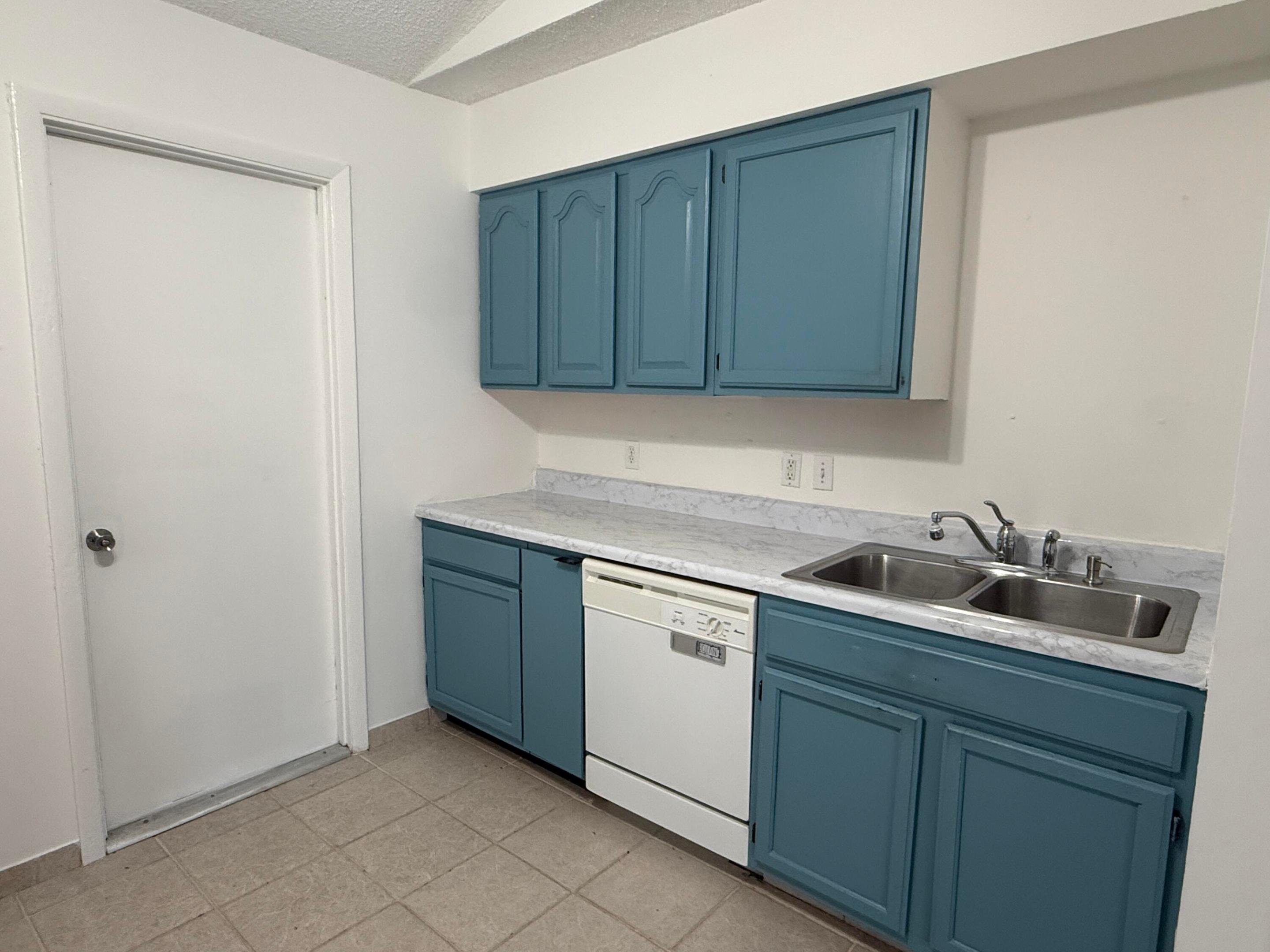 PORT ST LUCIE SECTION 4 - Residential Lease