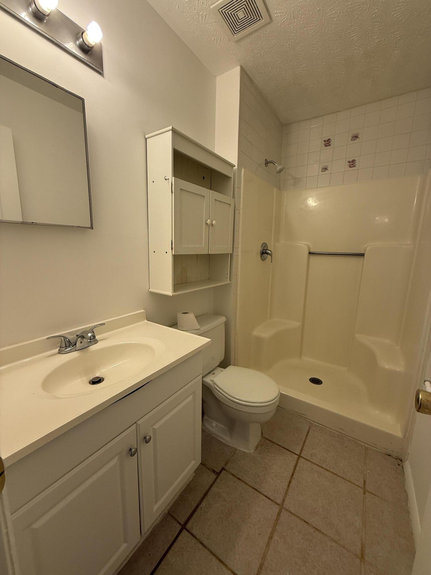 PORT ST LUCIE SECTION 4 - Residential Lease