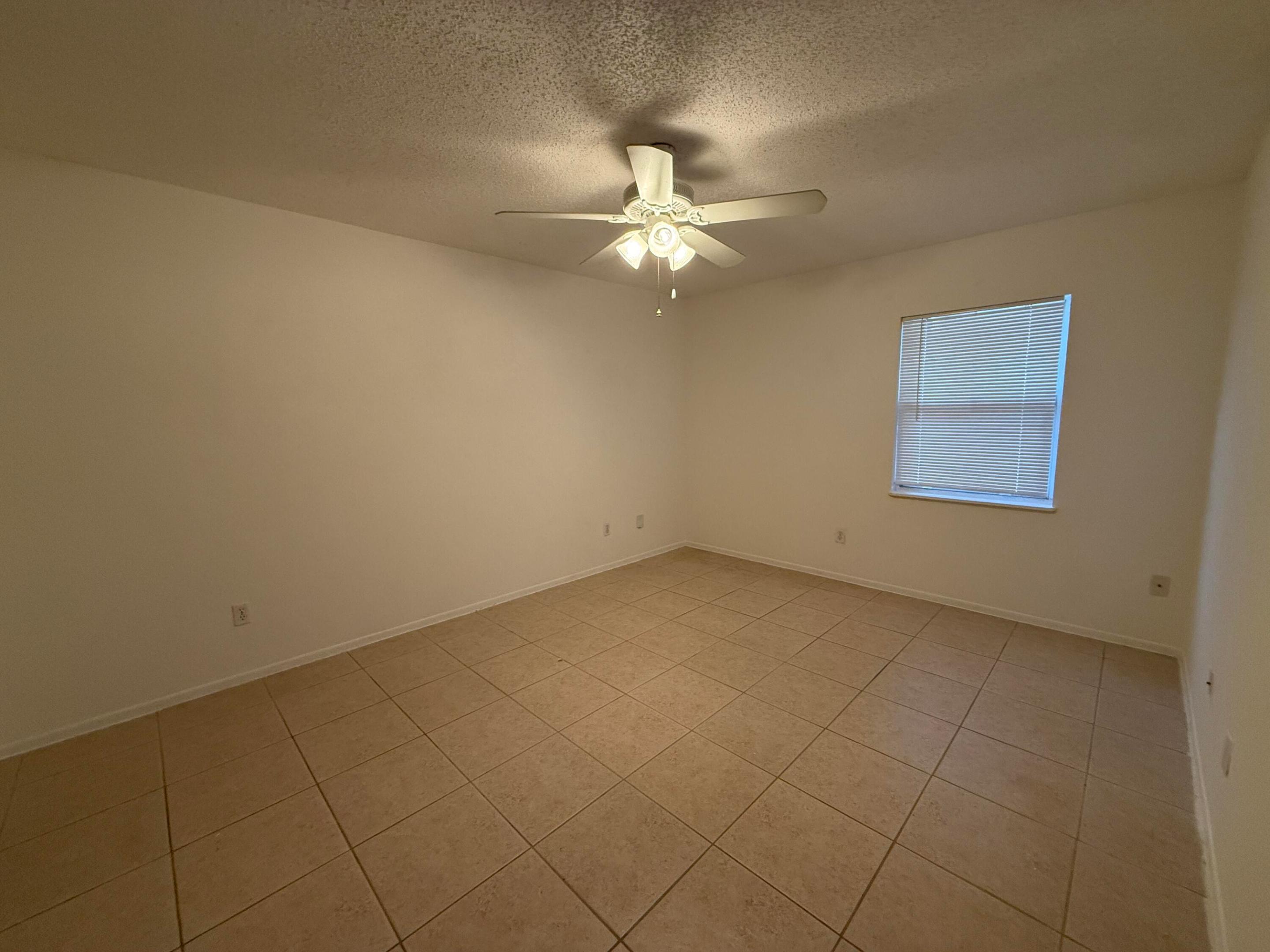 PORT ST LUCIE SECTION 4 - Residential Lease