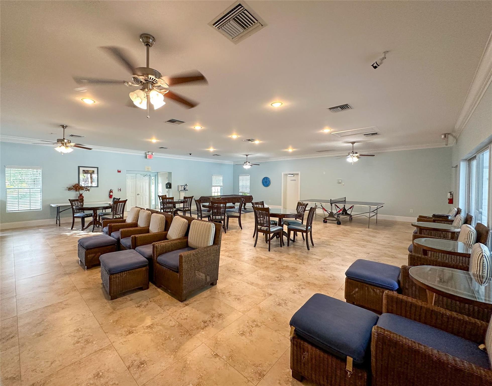 BAY COLONY CLUB - Residential