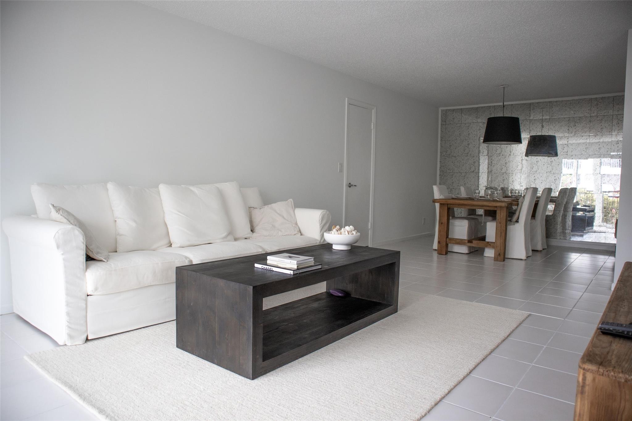 BAY COLONY CLUB - Residential