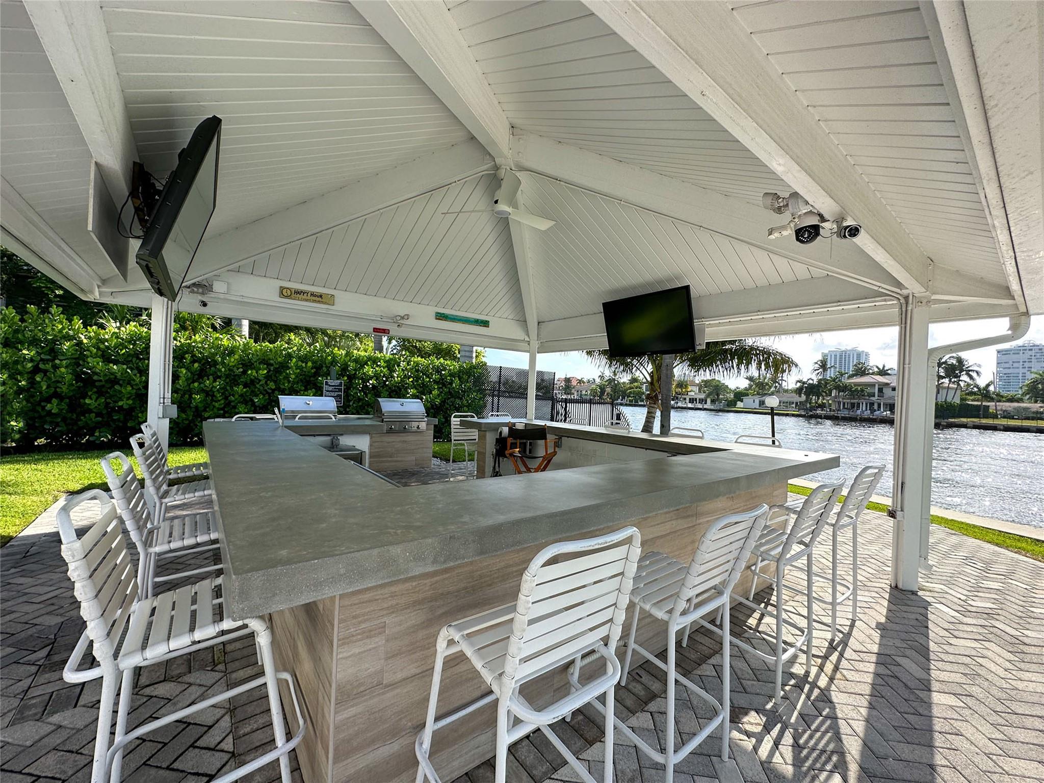 BAY COLONY CLUB - Residential