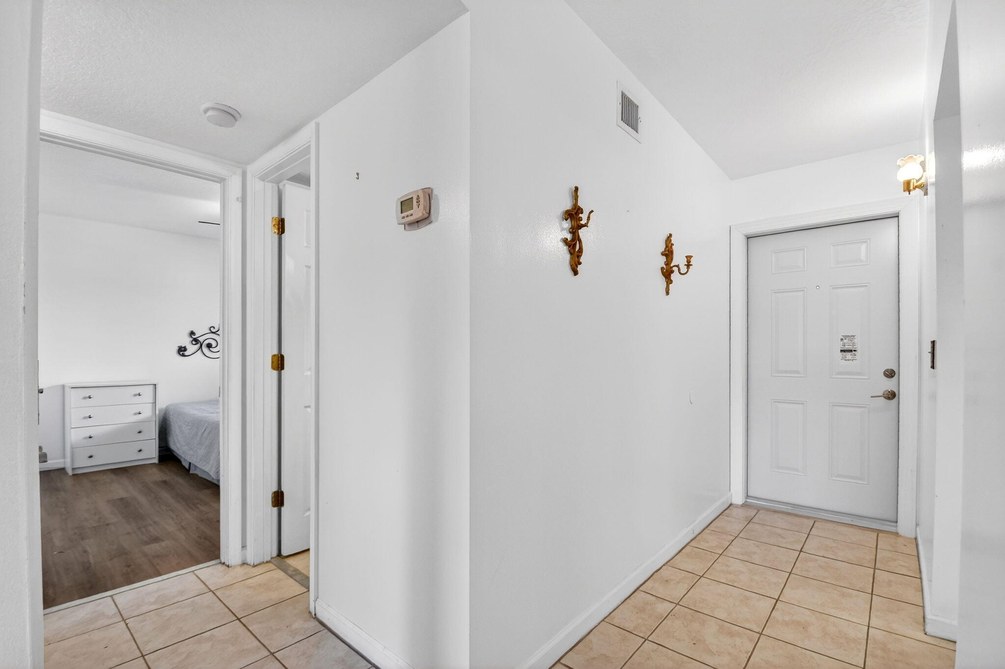 VILLAGE ROYALE ON THE GREEN CONDO - Residential Lease