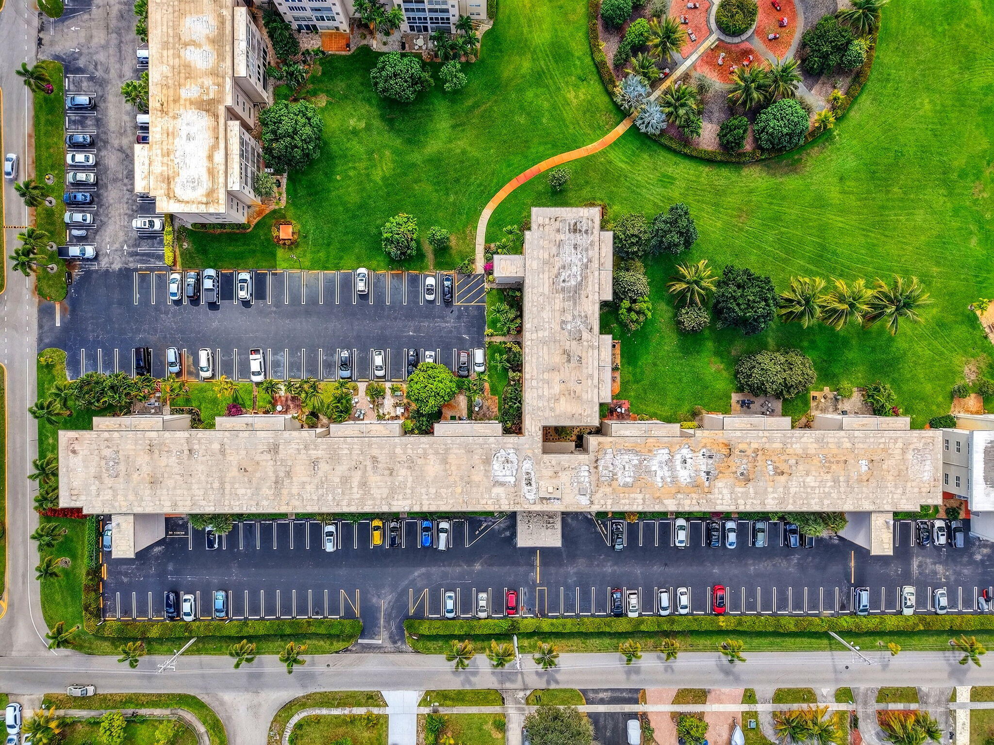 VILLAGE ROYALE ON THE GREEN CONDO - Residential Lease