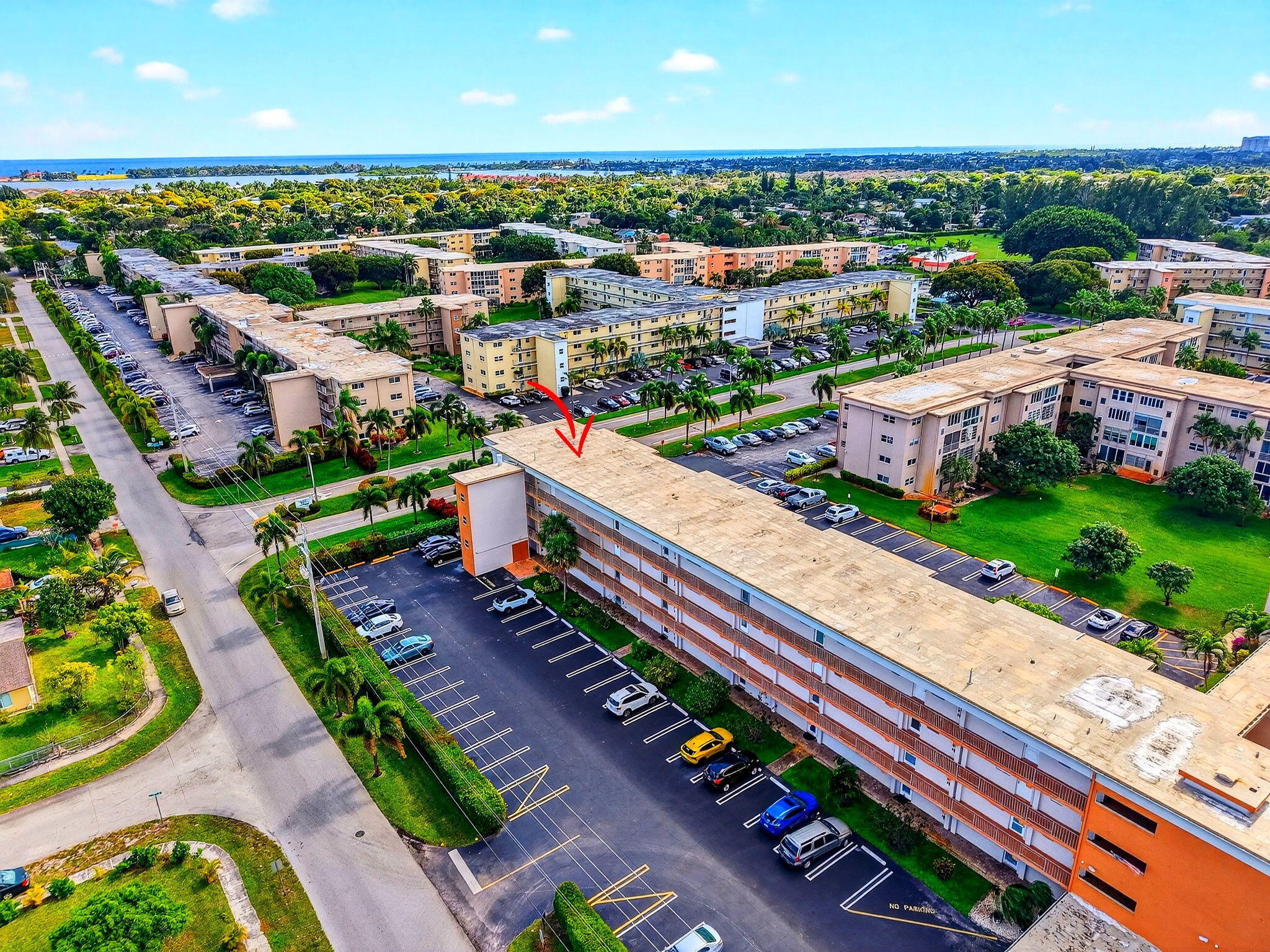 VILLAGE ROYALE ON THE GREEN CONDO - Residential Lease