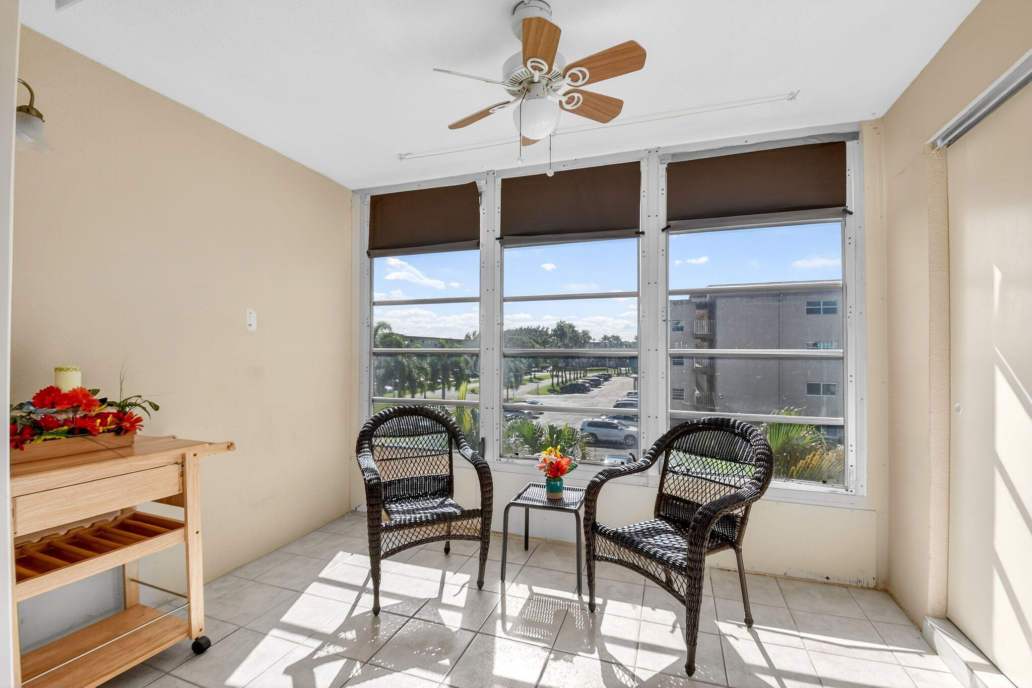 VILLAGE ROYALE ON THE GREEN CONDO - Residential Lease
