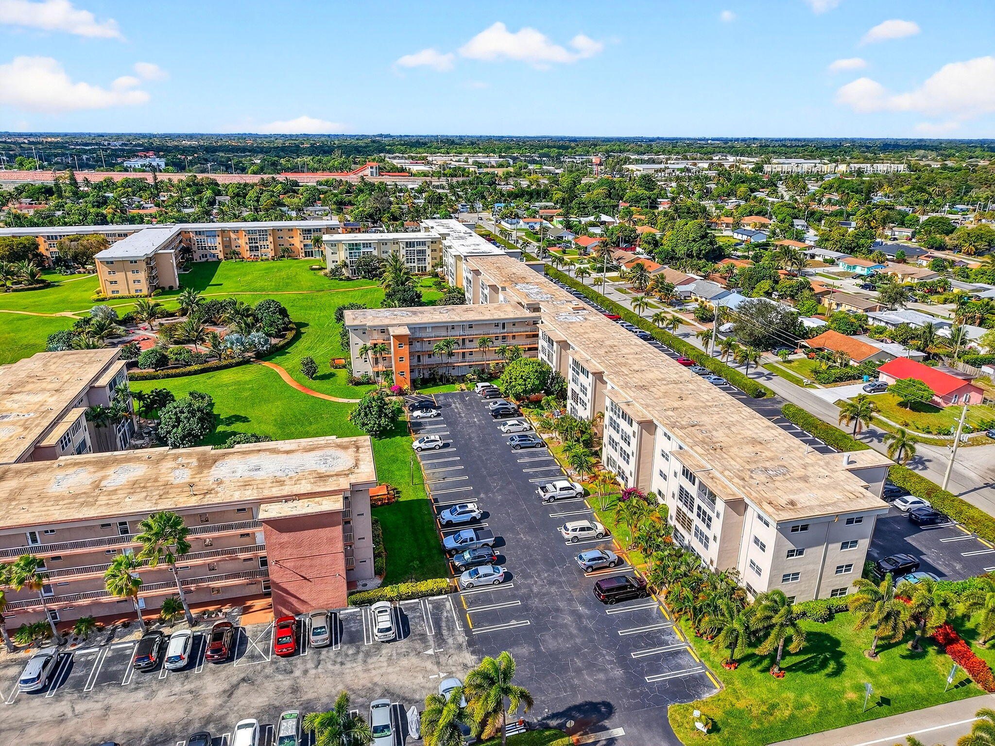 VILLAGE ROYALE ON THE GREEN CONDO - Residential Lease