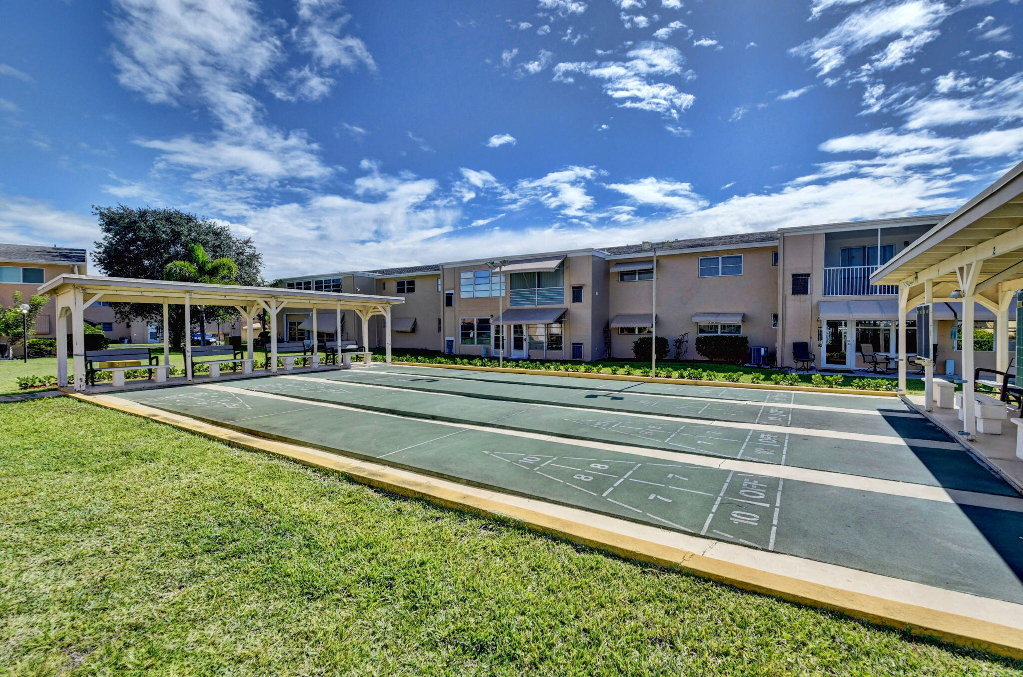 VILLAGE ROYALE ON THE GREEN CONDO - Residential Lease