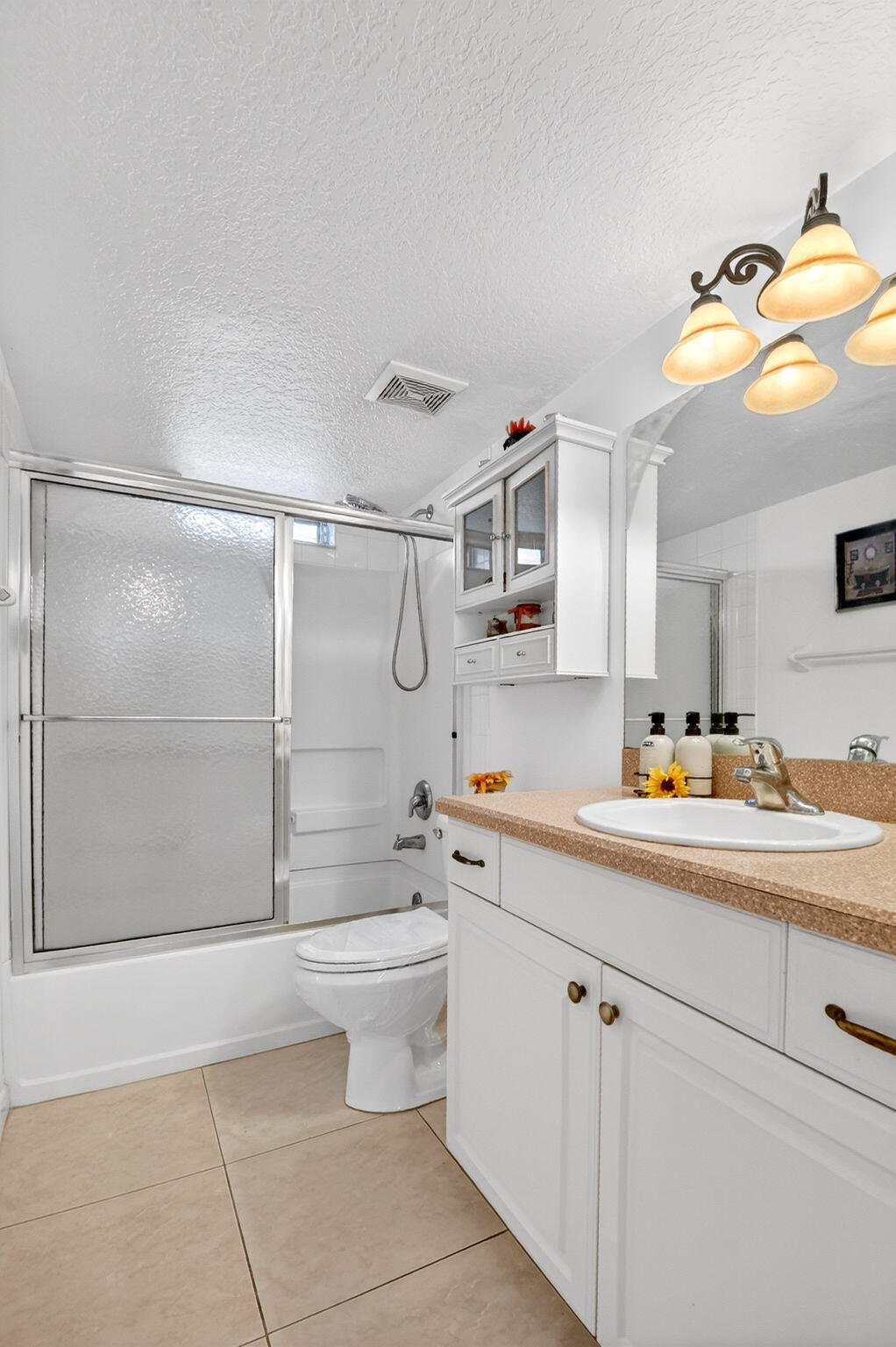 VILLAGE ROYALE ON THE GREEN CONDO - Residential Lease