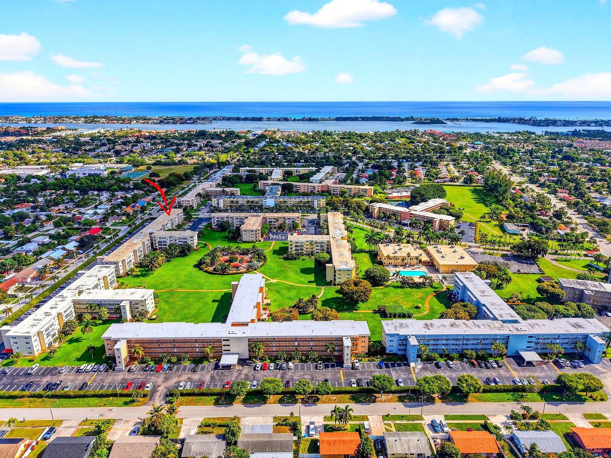 VILLAGE ROYALE ON THE GREEN CONDO - Residential Lease