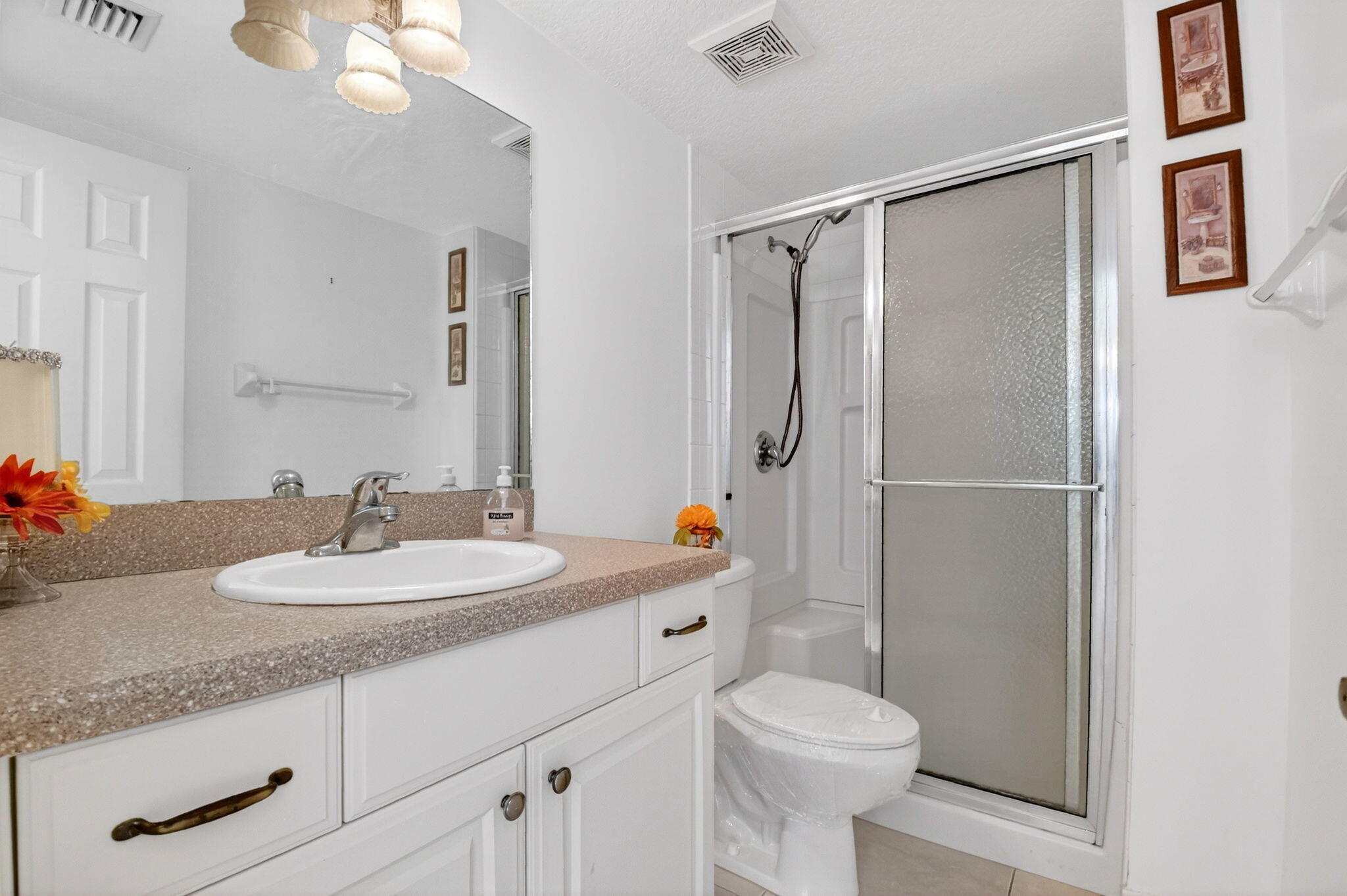 VILLAGE ROYALE ON THE GREEN CONDO - Residential Lease