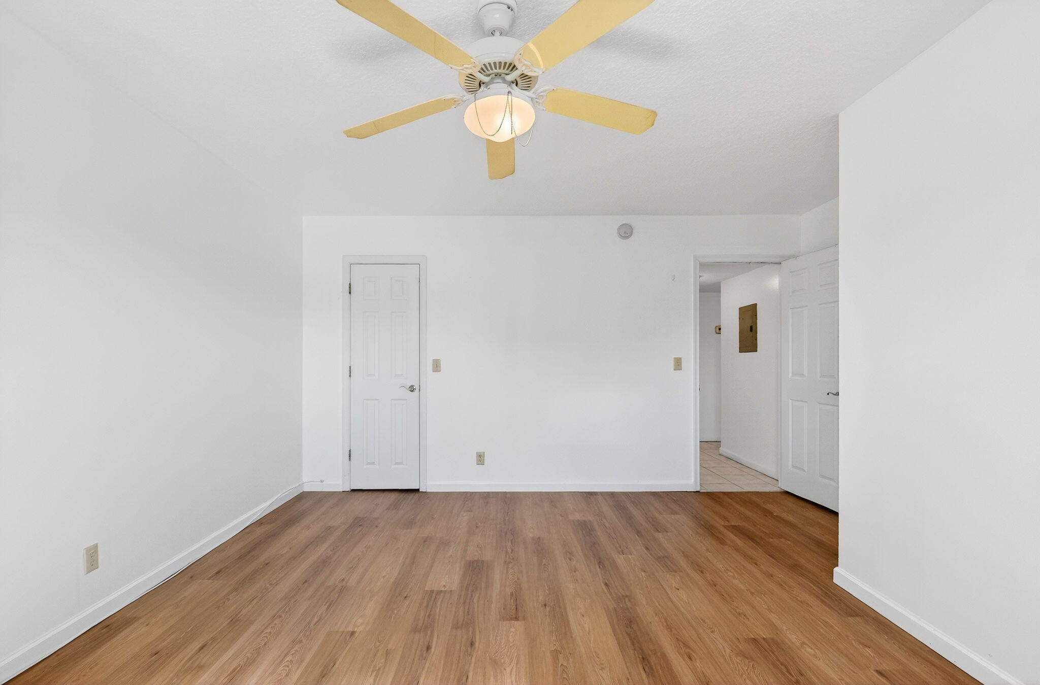 VILLAGE ROYALE ON THE GREEN CONDO - Residential Lease