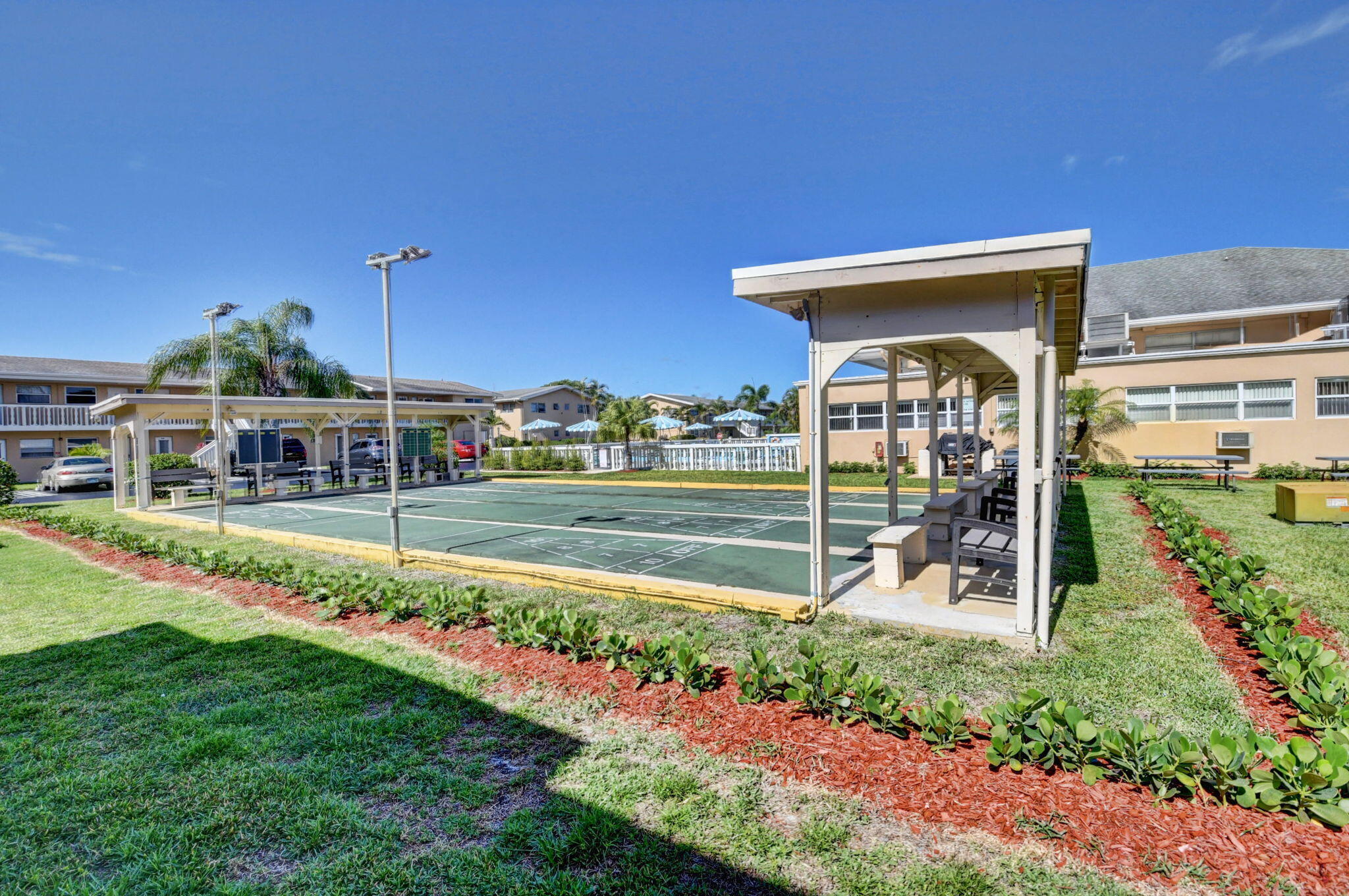 VILLAGE ROYALE ON THE GREEN CONDO - Residential Lease