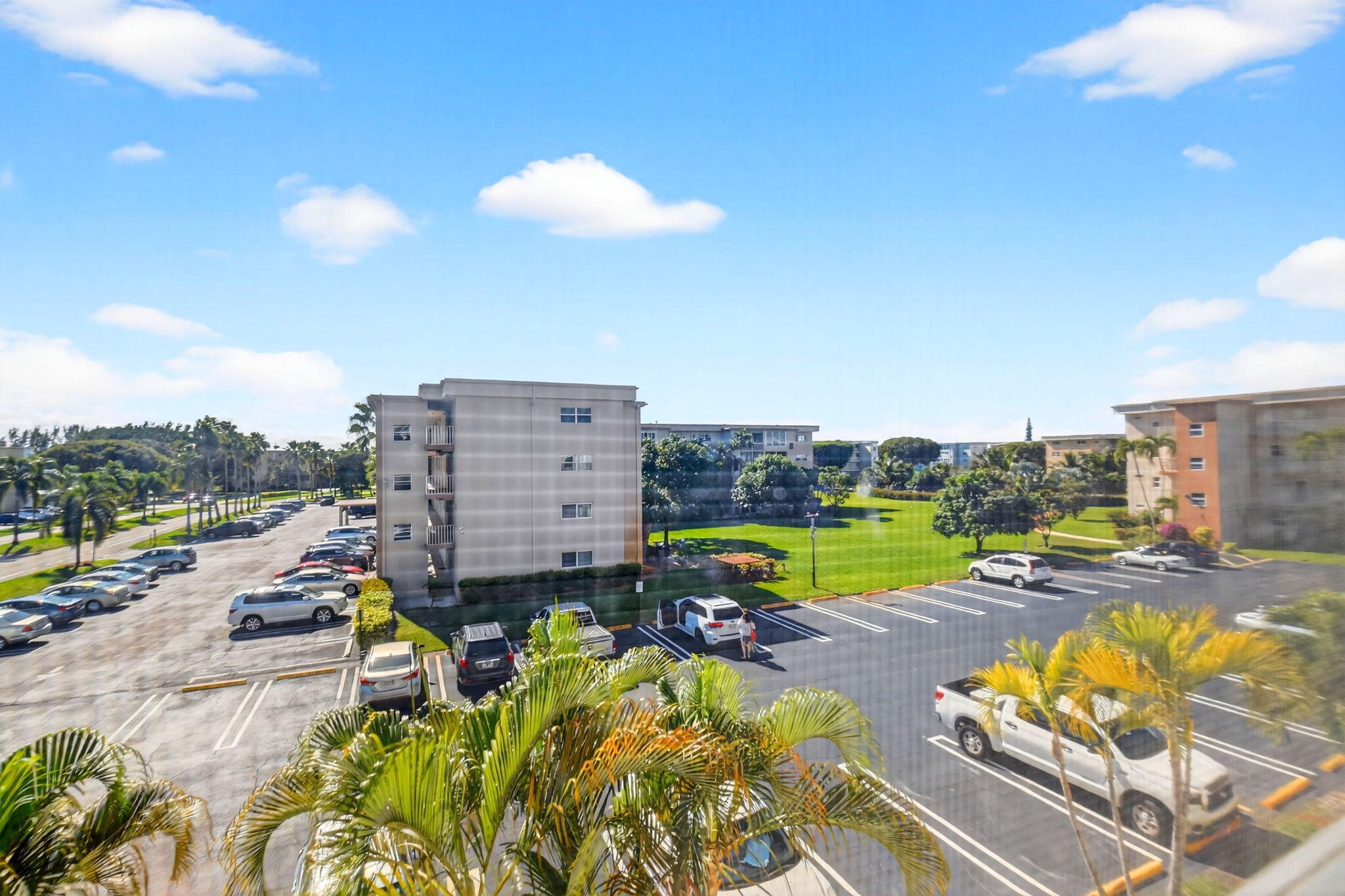 VILLAGE ROYALE ON THE GREEN CONDO - Residential Lease