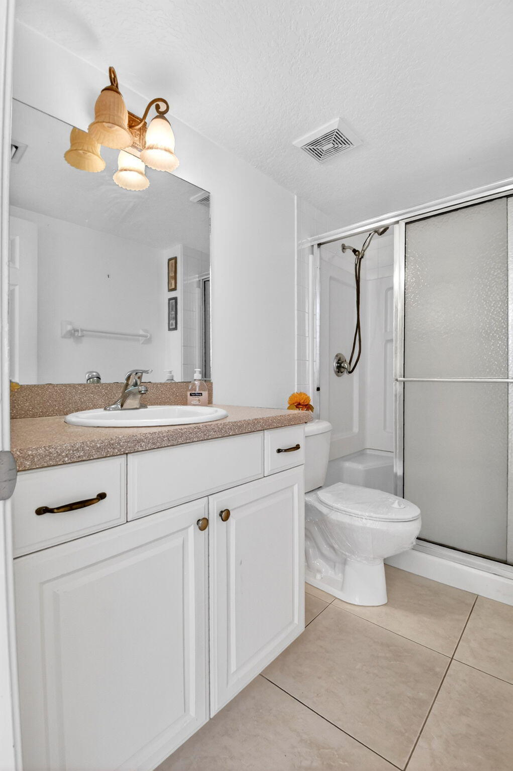 VILLAGE ROYALE ON THE GREEN CONDO - Residential Lease