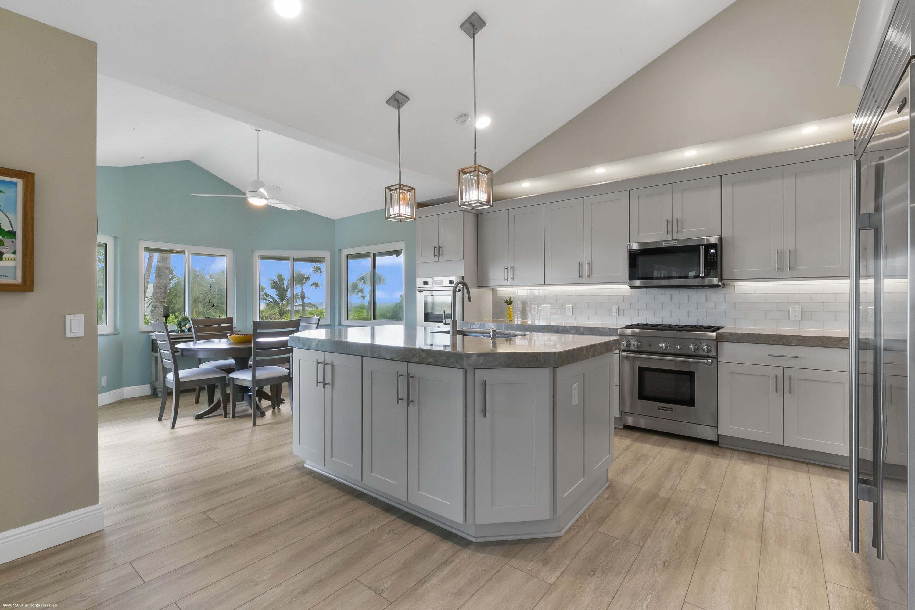 JUPITER ISLAND - Residential