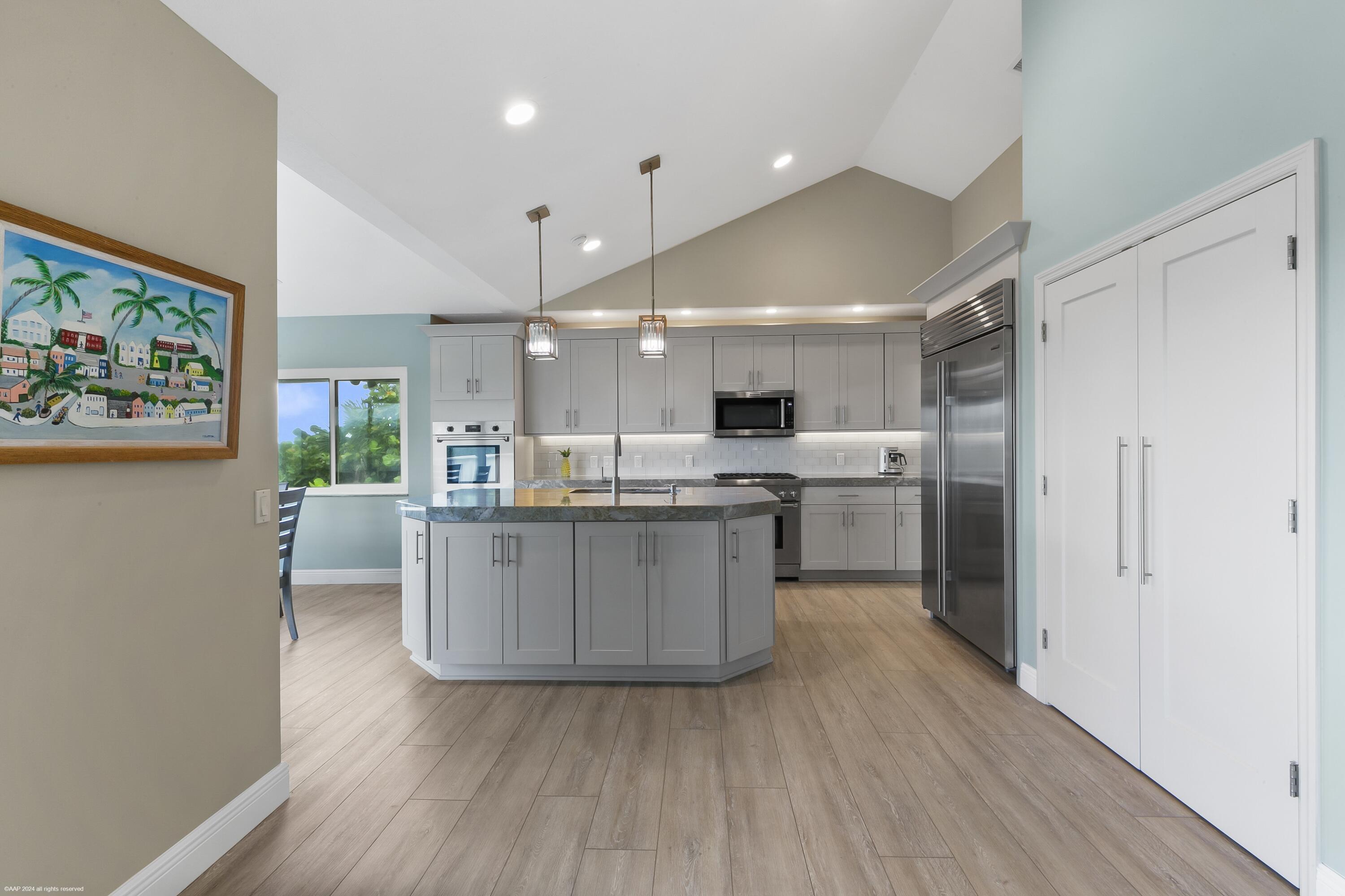 JUPITER ISLAND - Residential