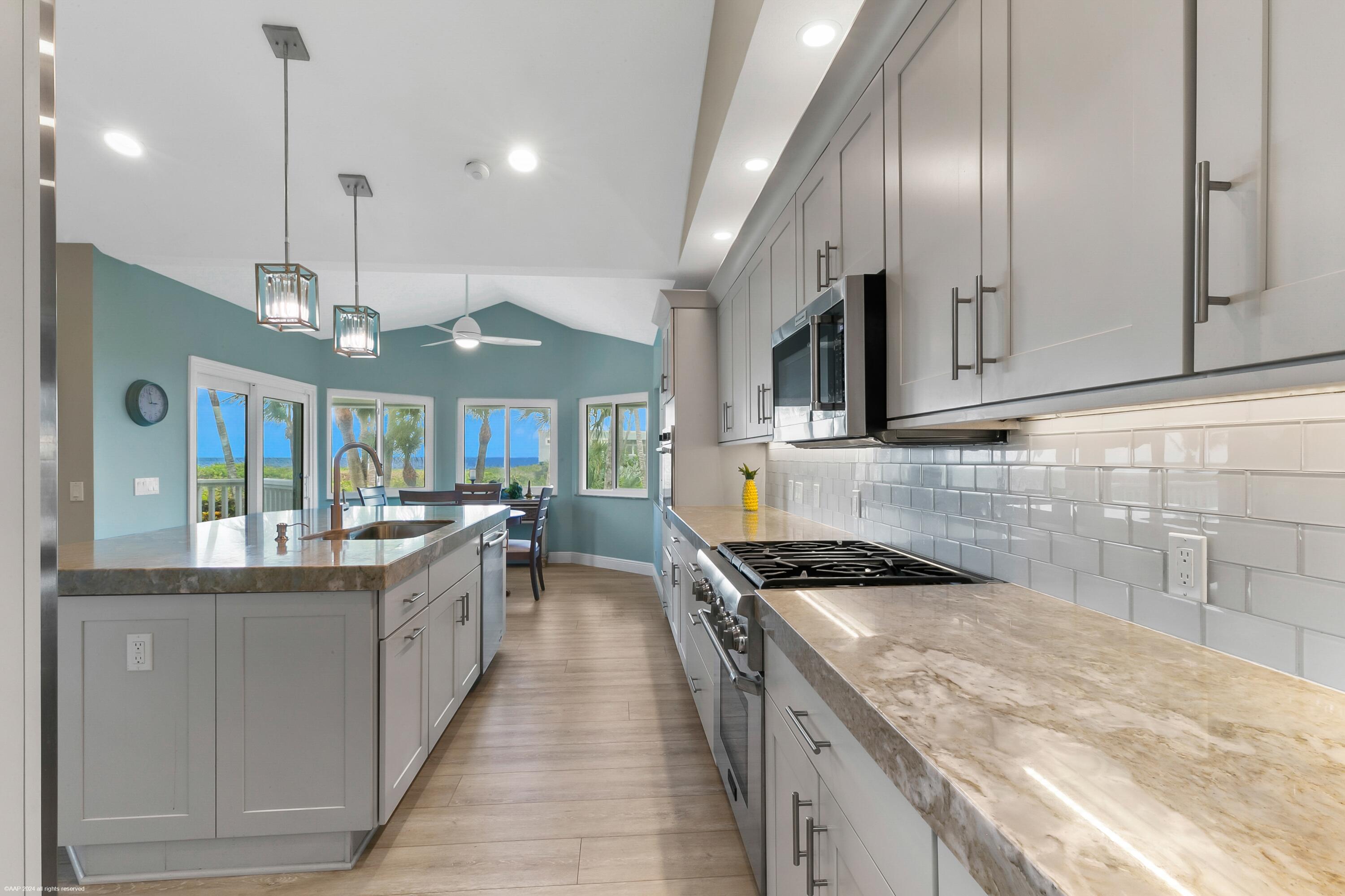 JUPITER ISLAND - Residential