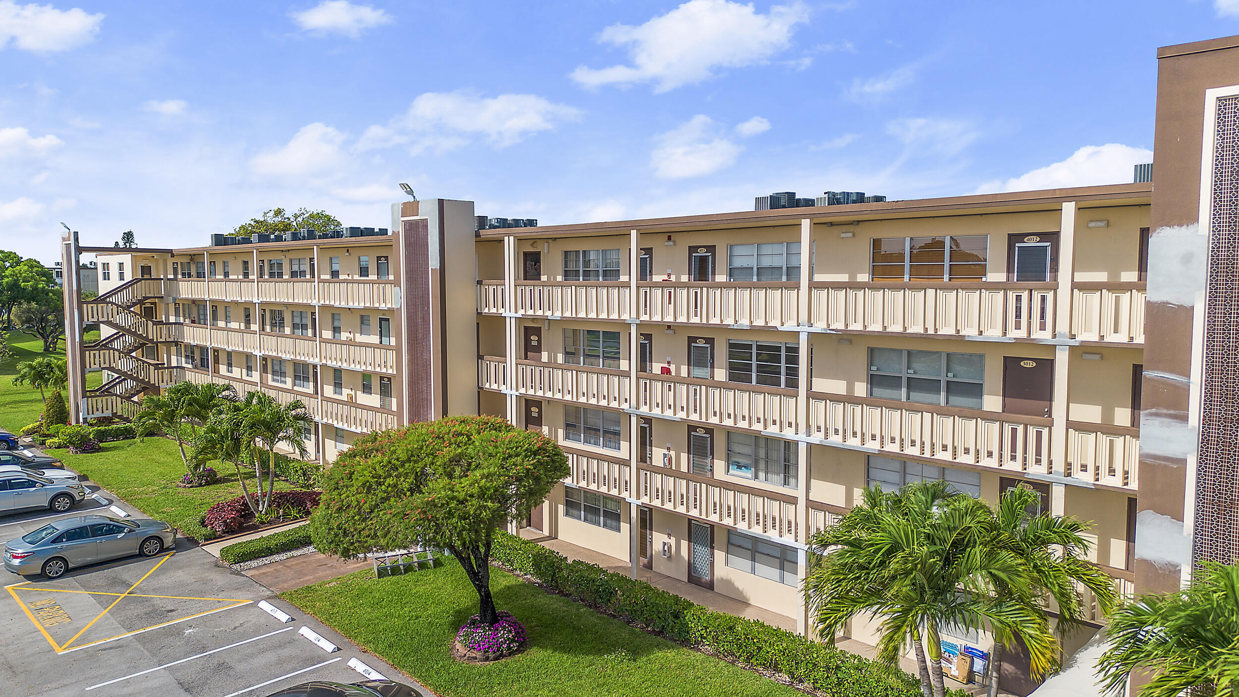 WOLVERTON AT CENTURY VILLAGE CONDO - Residential Lease