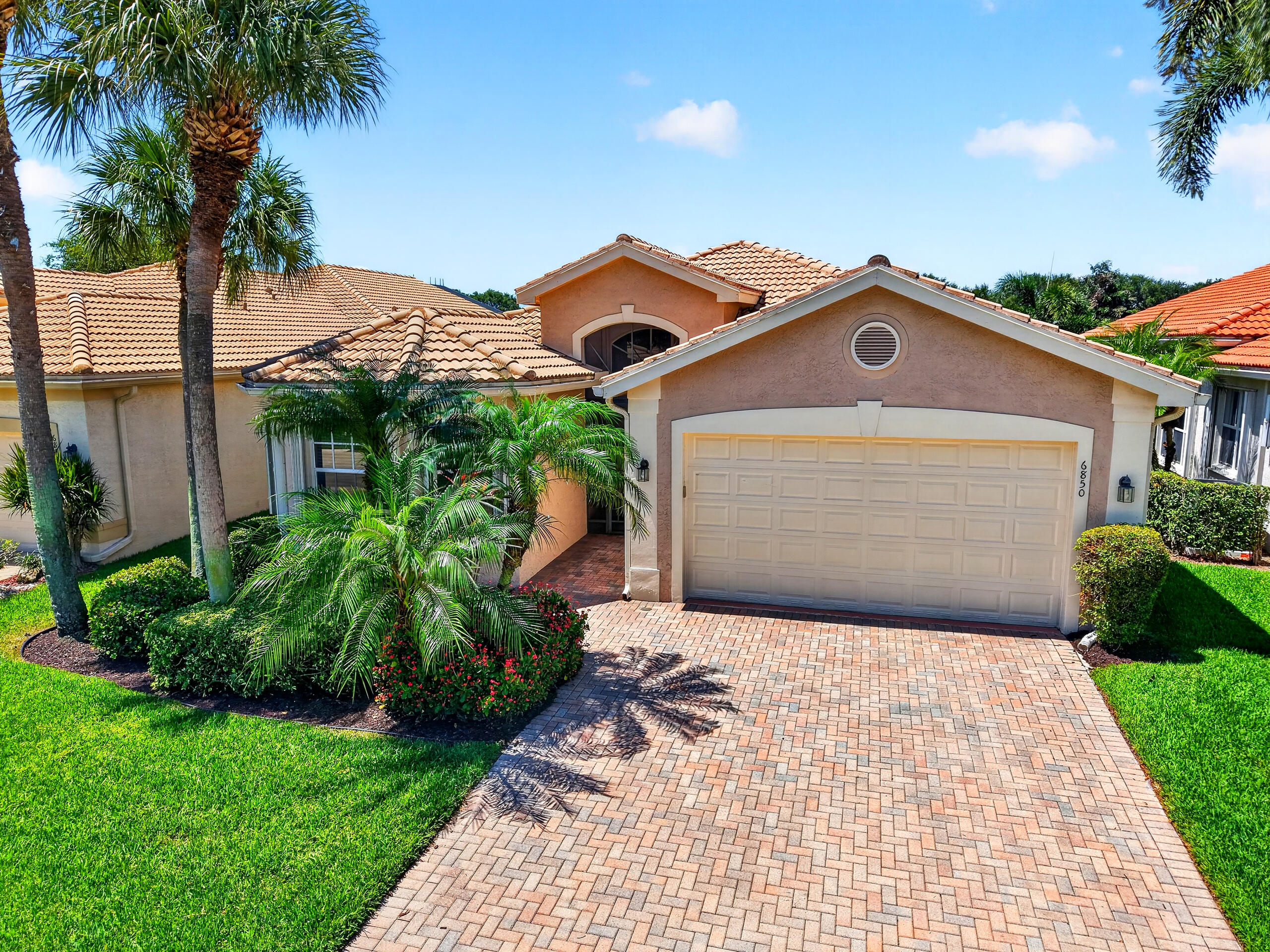 VALENCIA PALMS 6 - Residential
