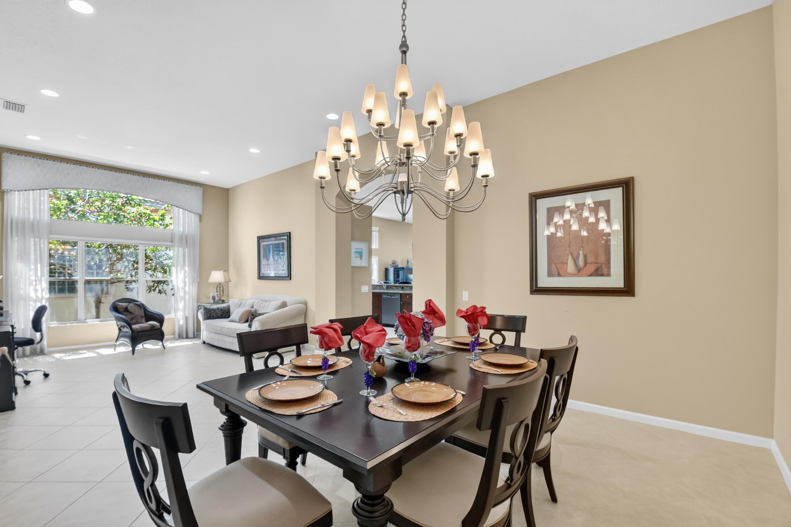VALENCIA PALMS 6 - Residential