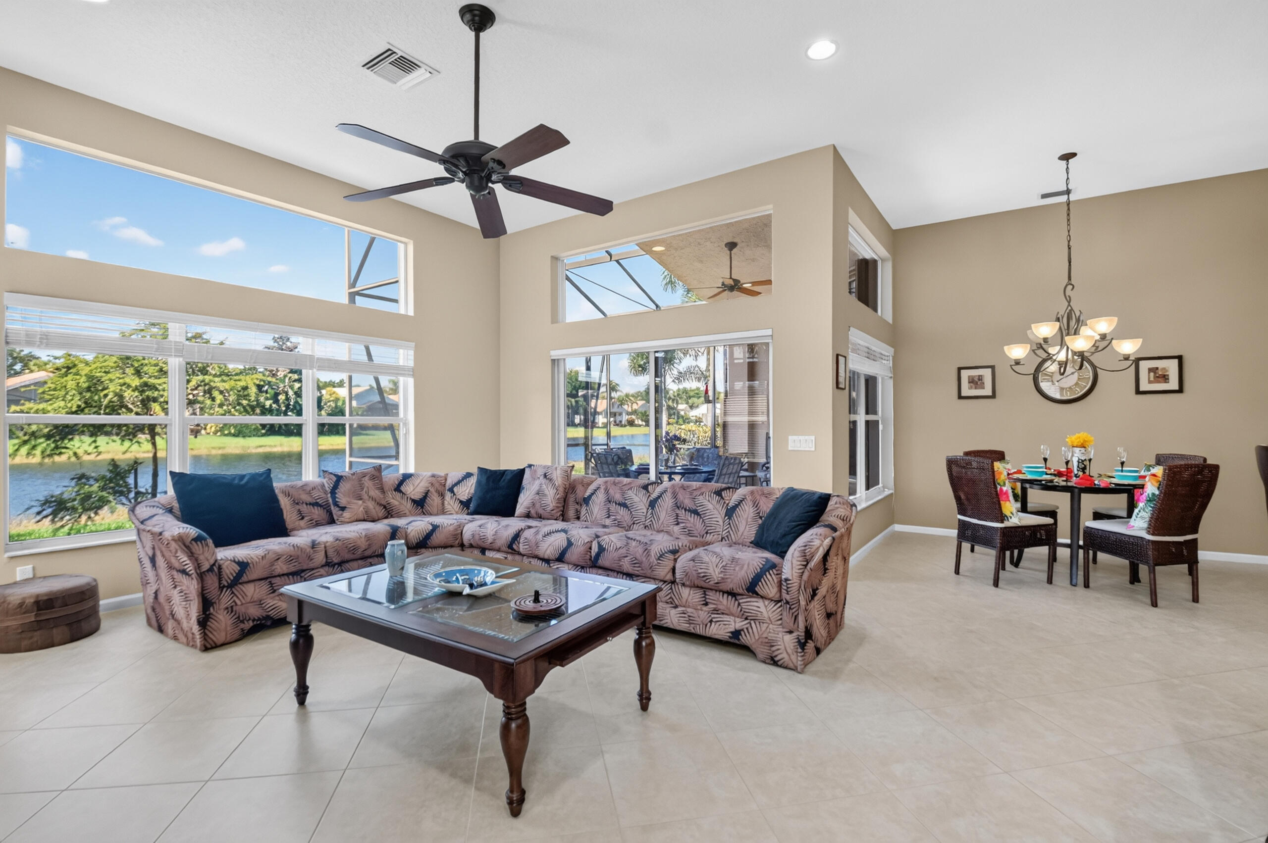 VALENCIA PALMS 6 - Residential