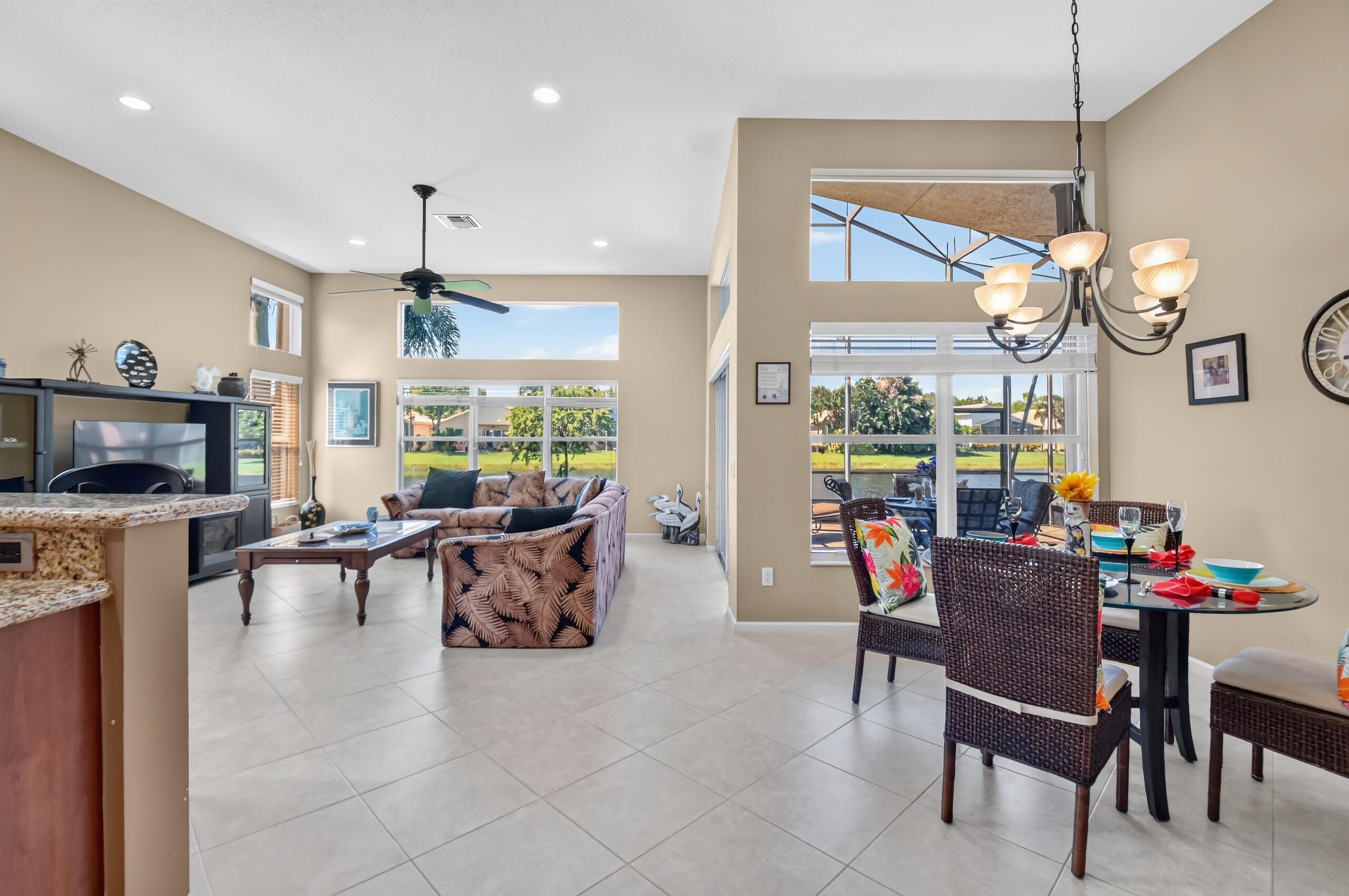 VALENCIA PALMS 6 - Residential