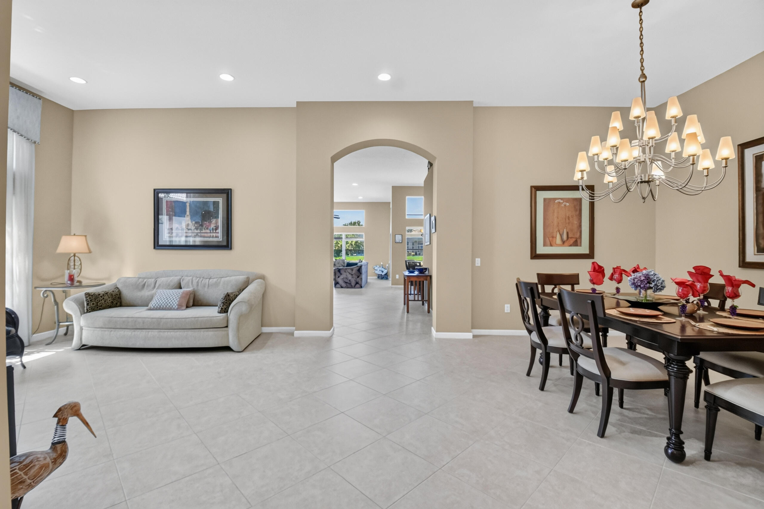 VALENCIA PALMS 6 - Residential