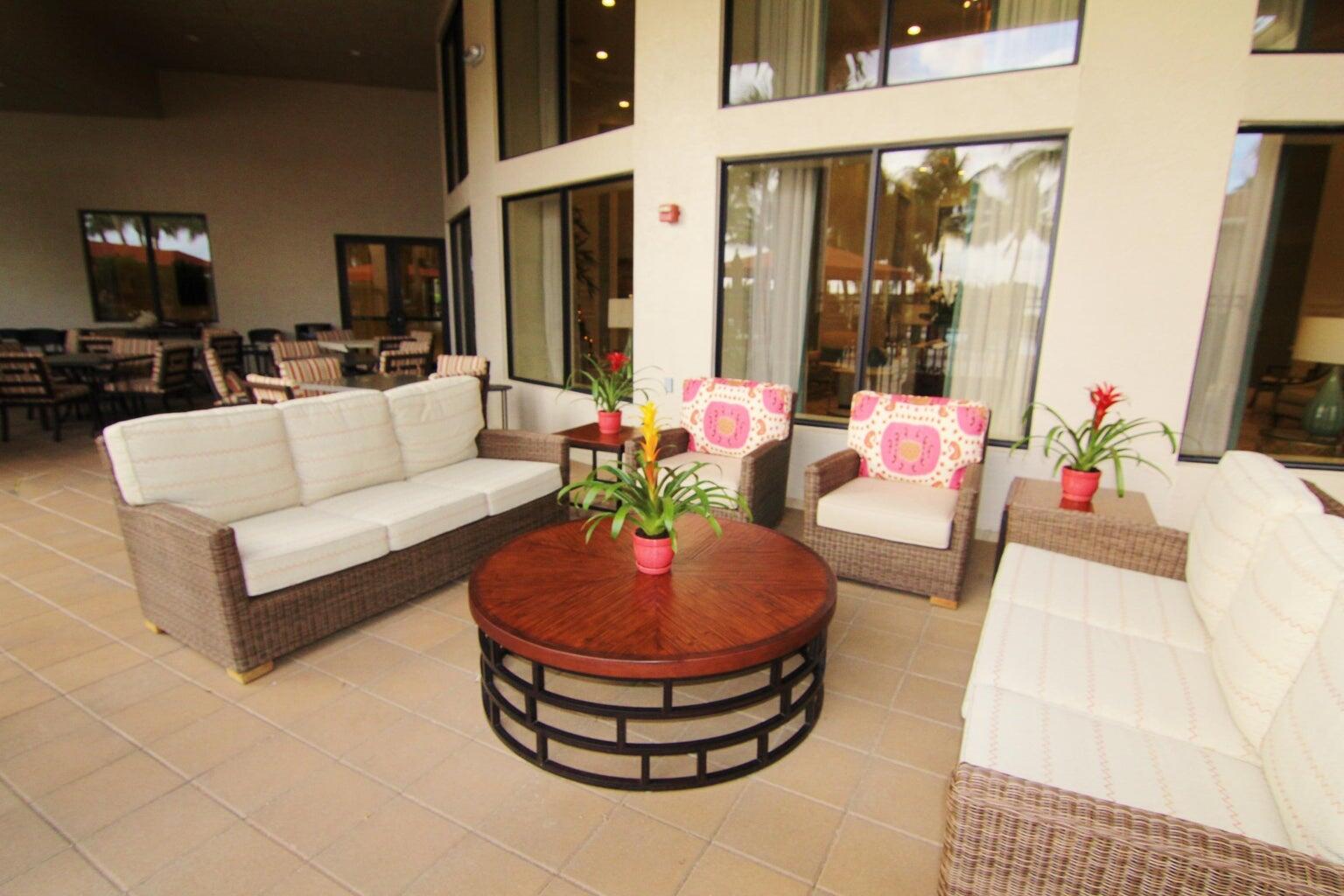 VALENCIA PALMS 6 - Residential