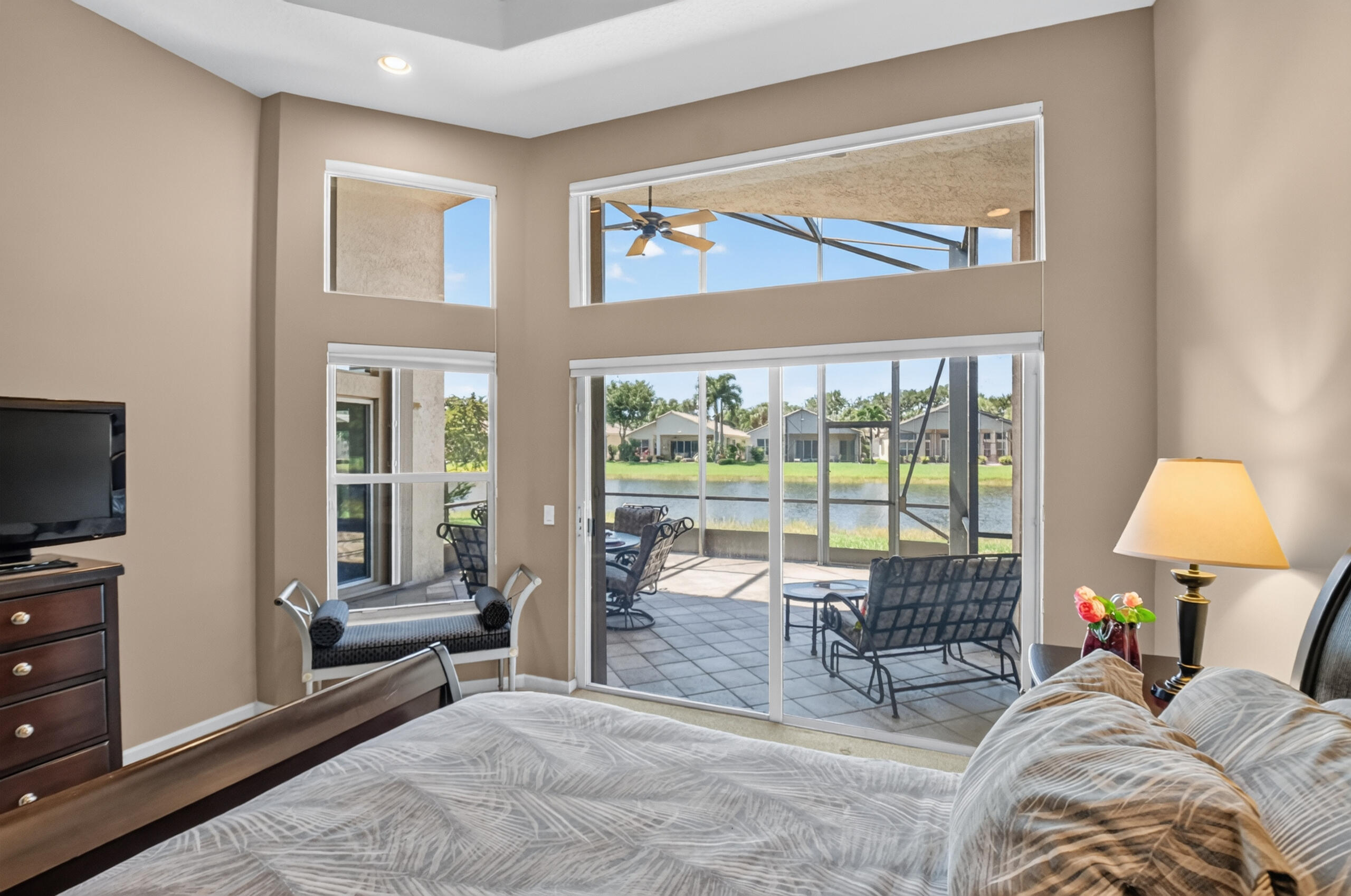 VALENCIA PALMS 6 - Residential