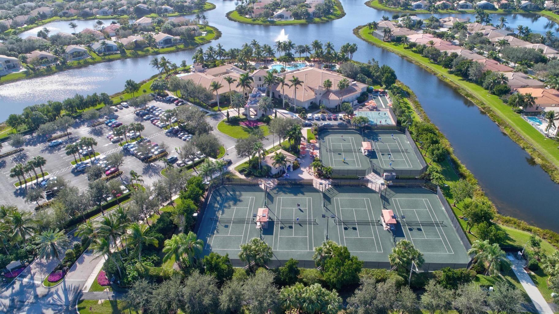 VALENCIA PALMS 6 - Residential