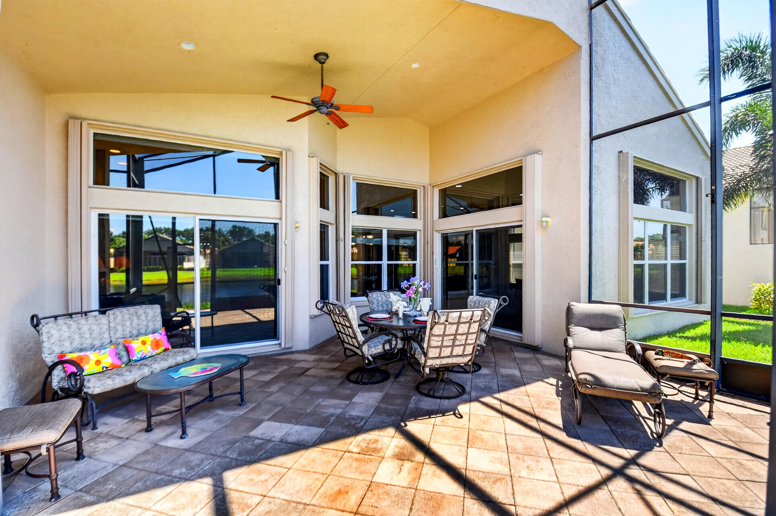 VALENCIA PALMS 6 - Residential