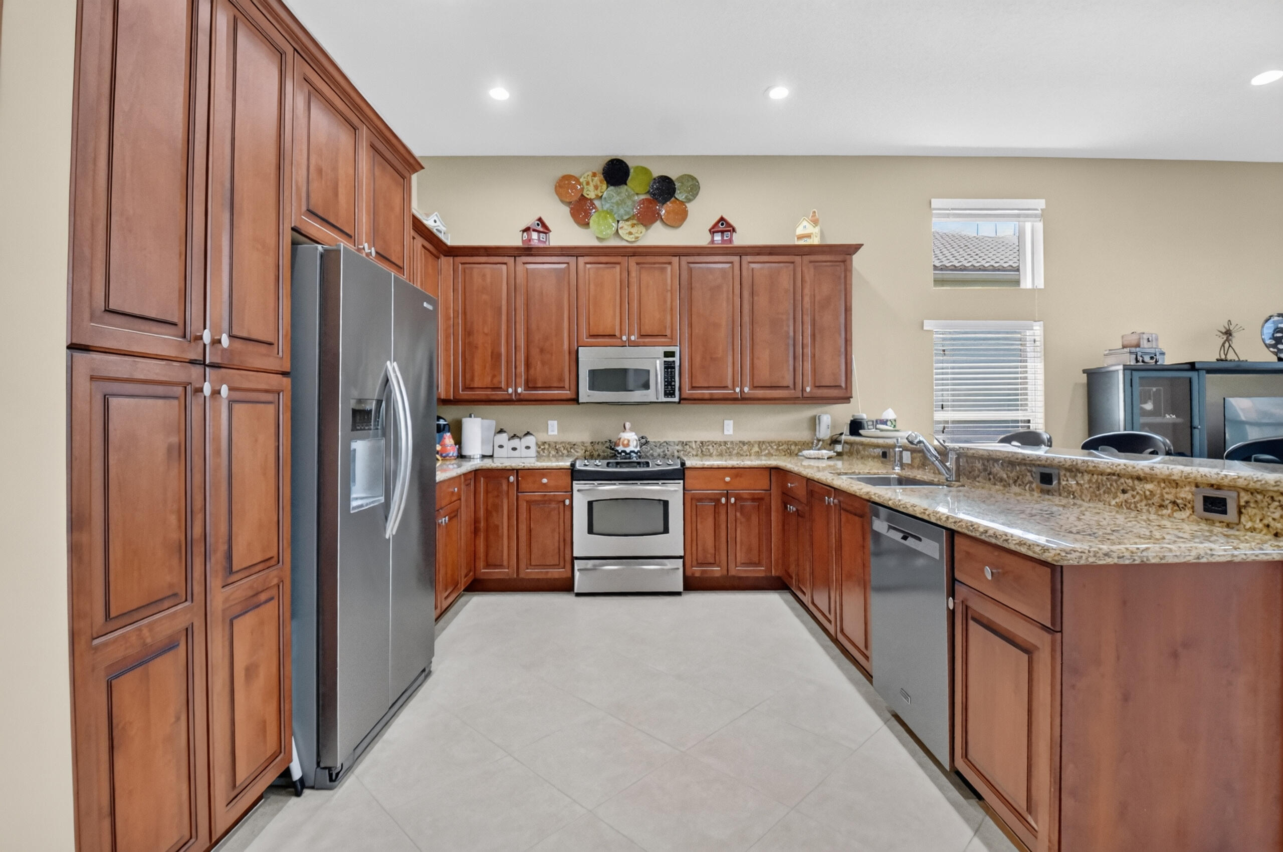 VALENCIA PALMS 6 - Residential