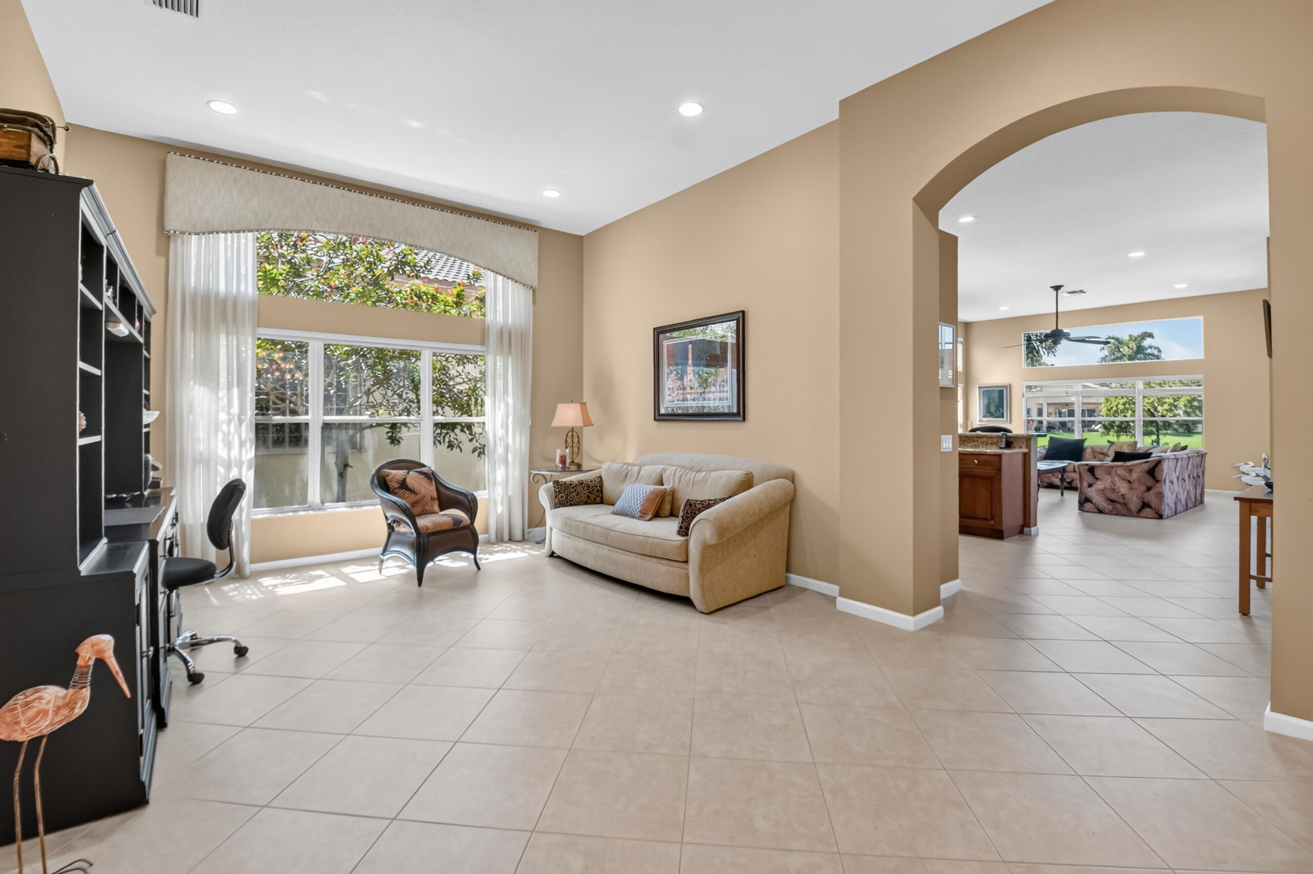 VALENCIA PALMS 6 - Residential