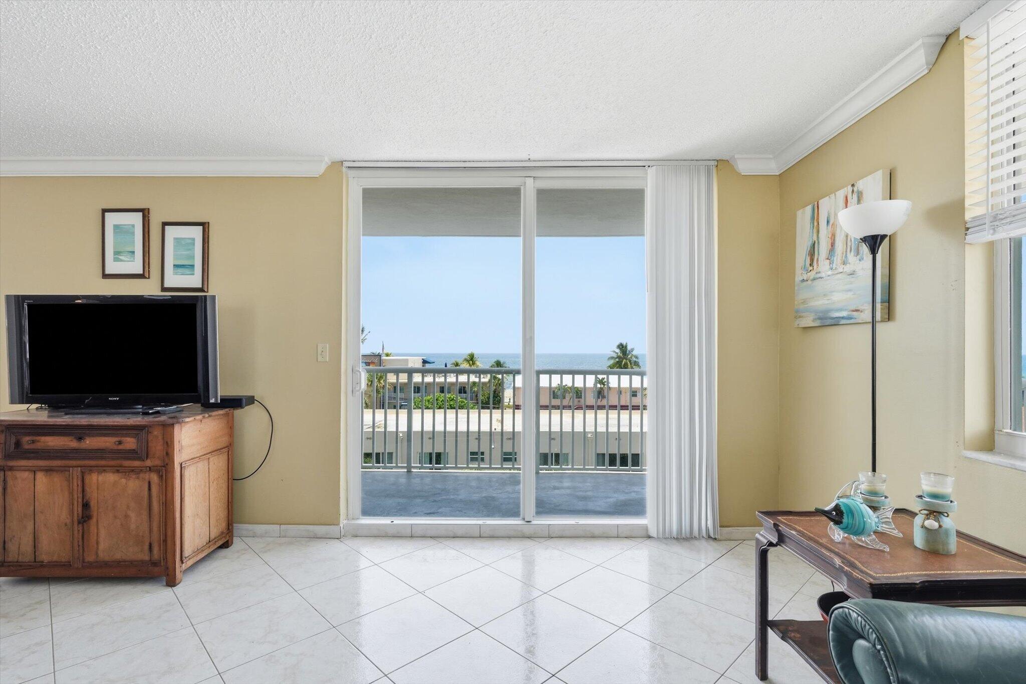 CAMBRIDGE TOWERS CONDO - Residential
