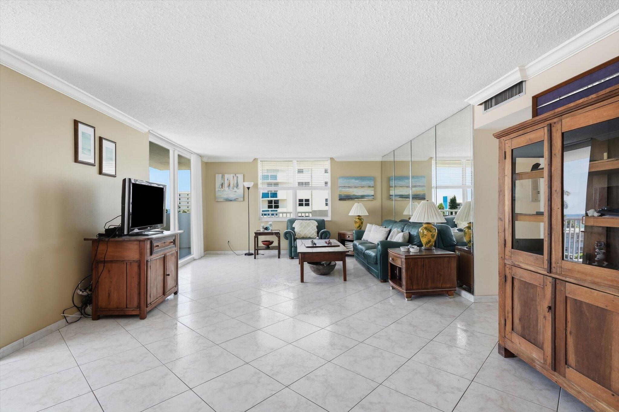 CAMBRIDGE TOWERS CONDO - Residential